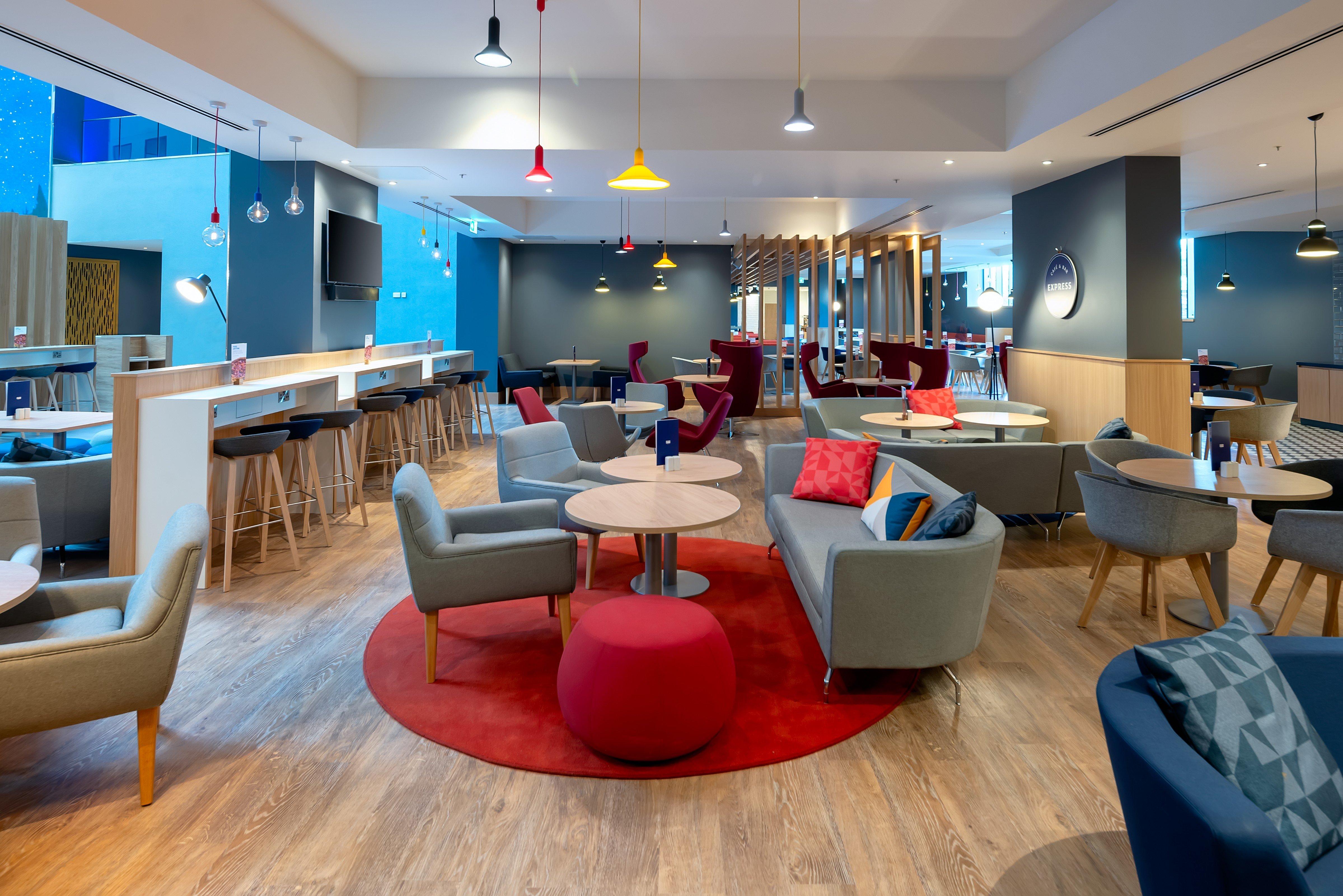 Holiday Inn Express London Heathrow T4