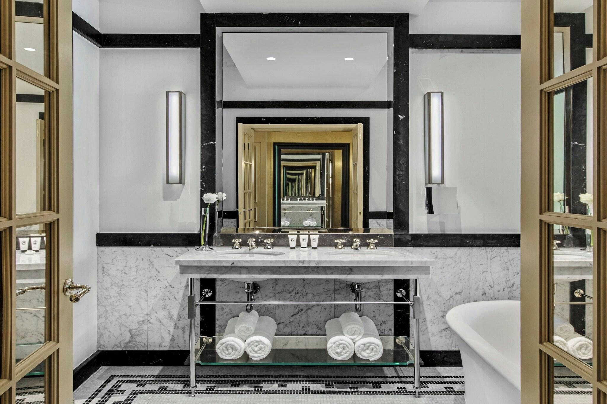 Imagem da galeria de Hôtel De Berri Champs-Élysées, A Luxury Collection