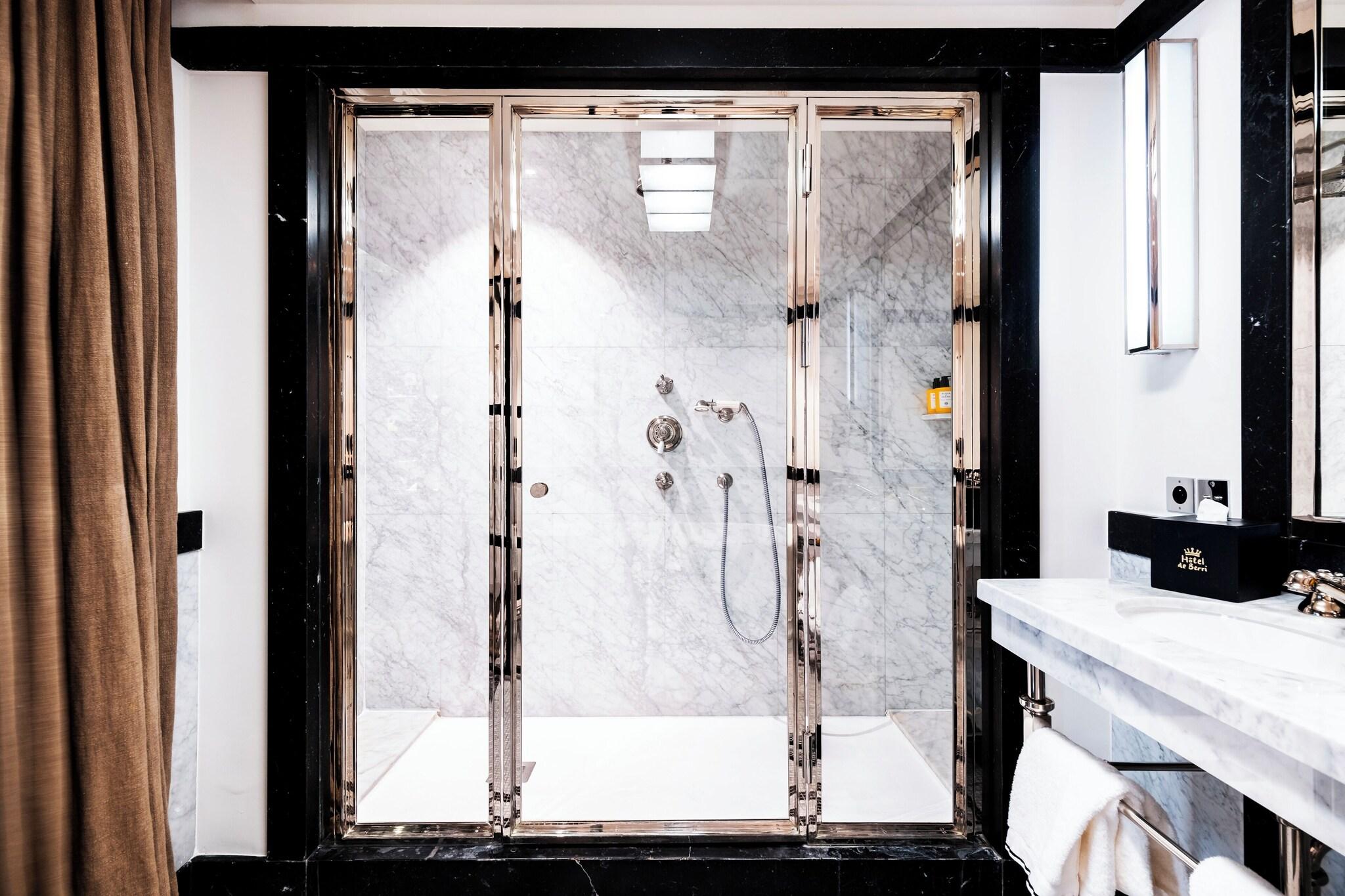 Imagem da galeria de Hôtel De Berri Champs-Élysées, A Luxury Collection