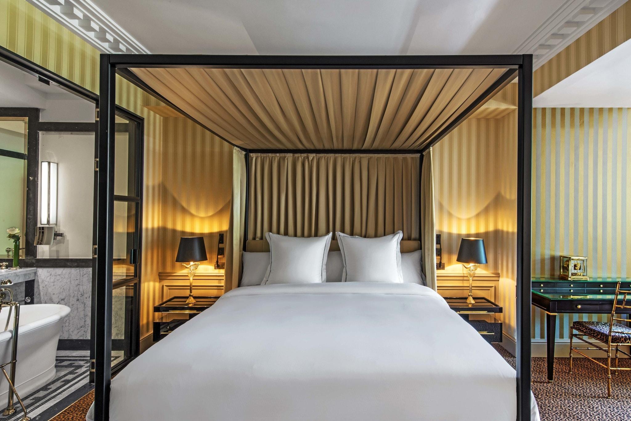 Hôtel de Berri Champs-Élysées, a Luxury Collection Hotel, Paris by null