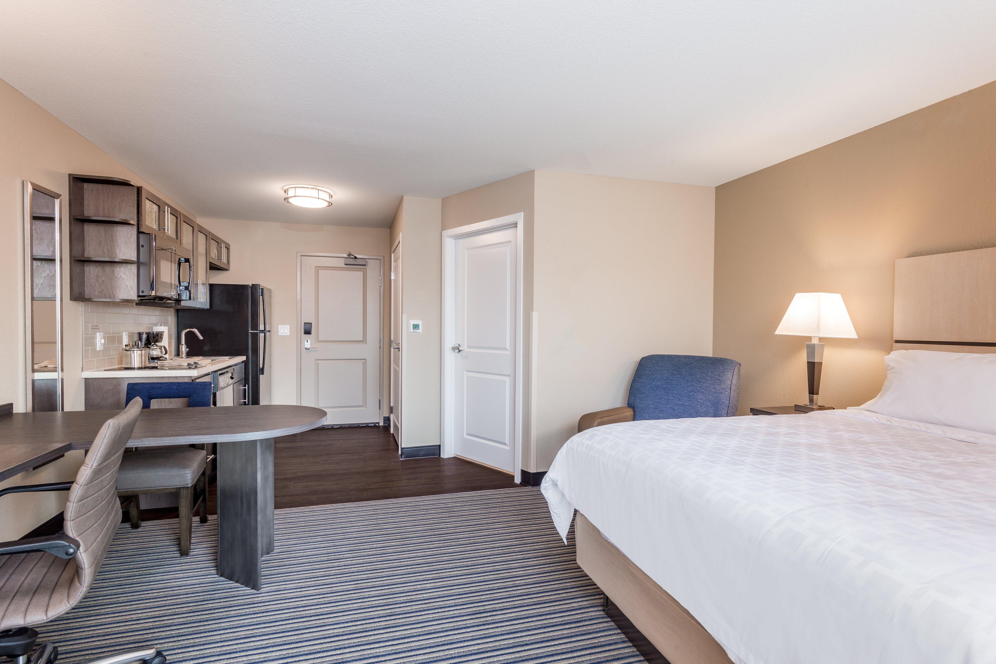 Candlewood Suites Eau Claire I-94