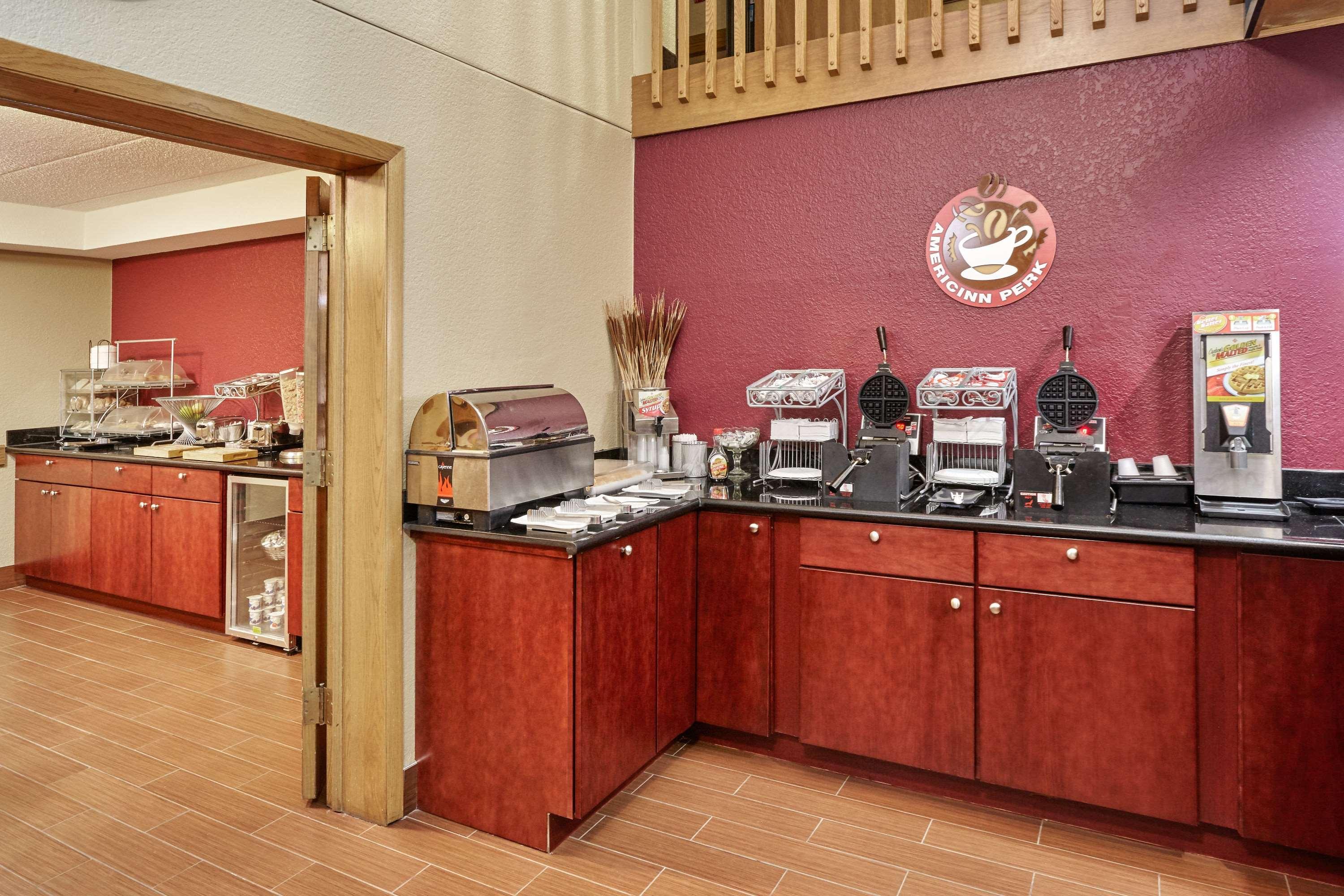 Americinn By Wyndham Burlington