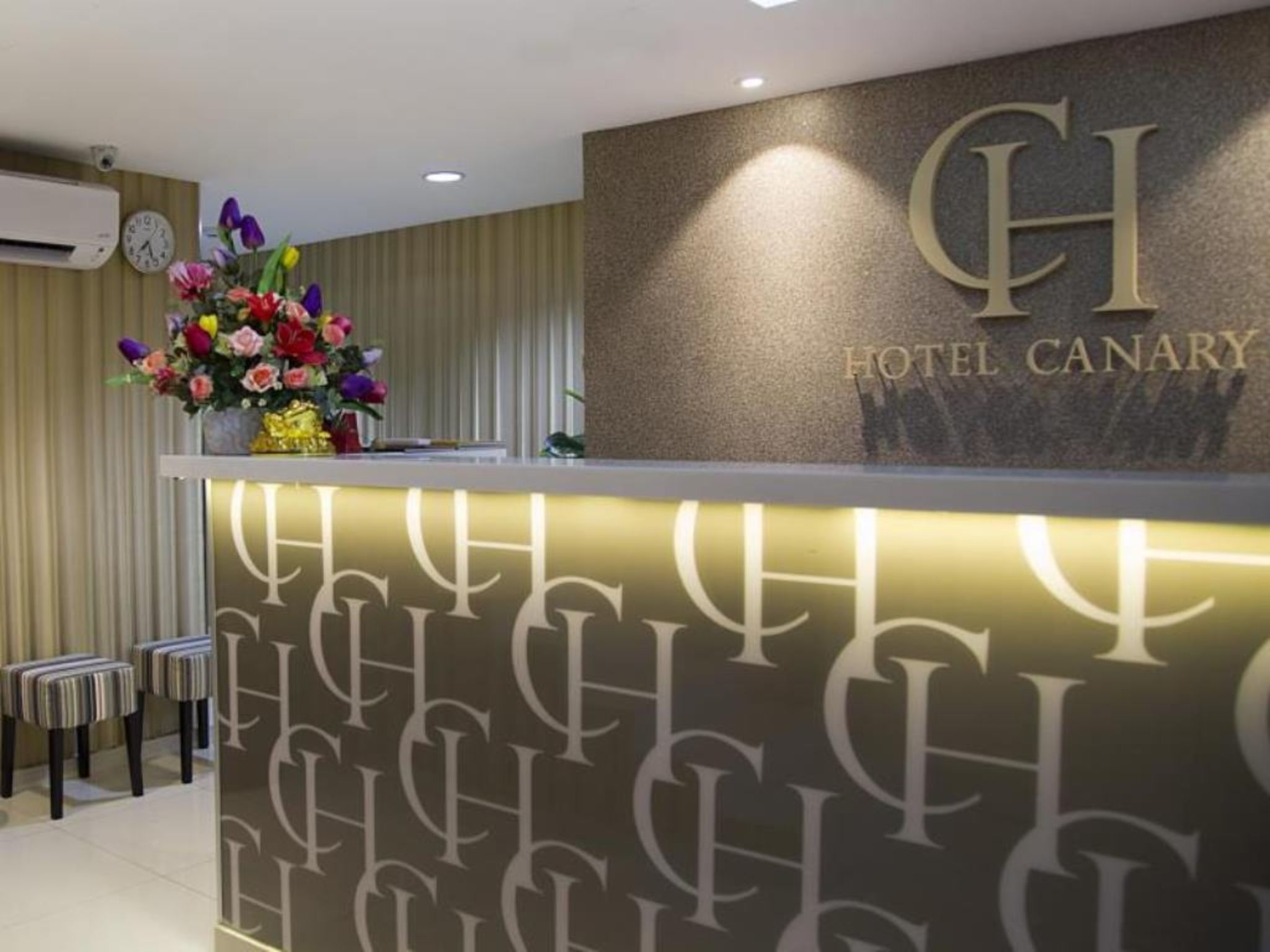 Canary Hotel by ZUZU