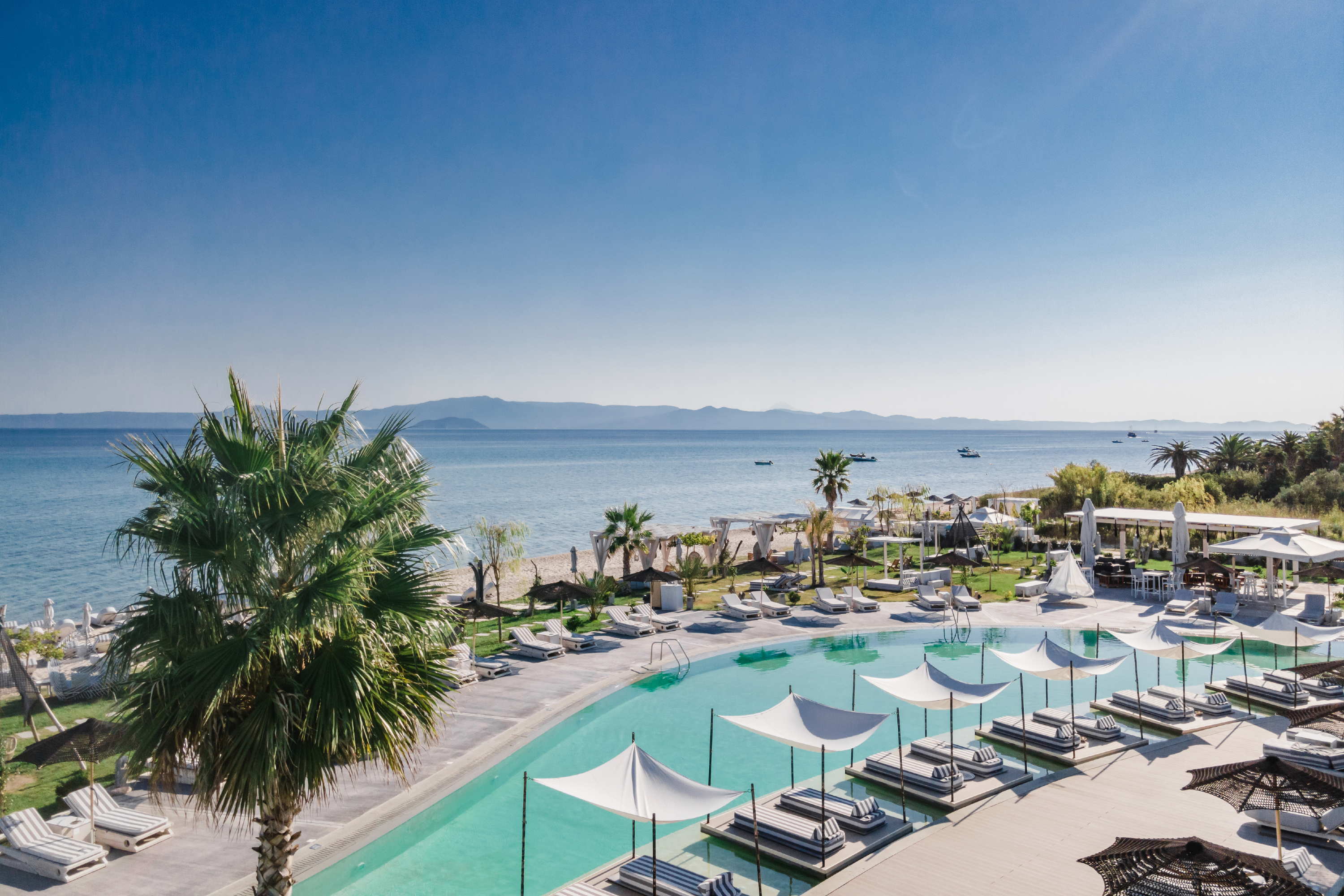 Blue Carpet Luxury Suites - photo