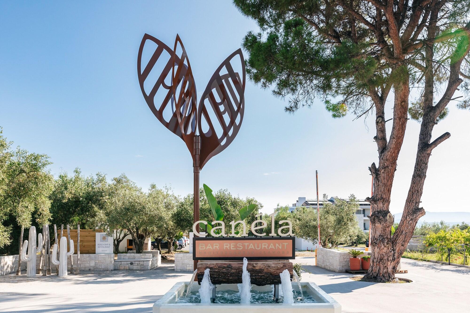 Blue Carpet Luxury Suites - photo