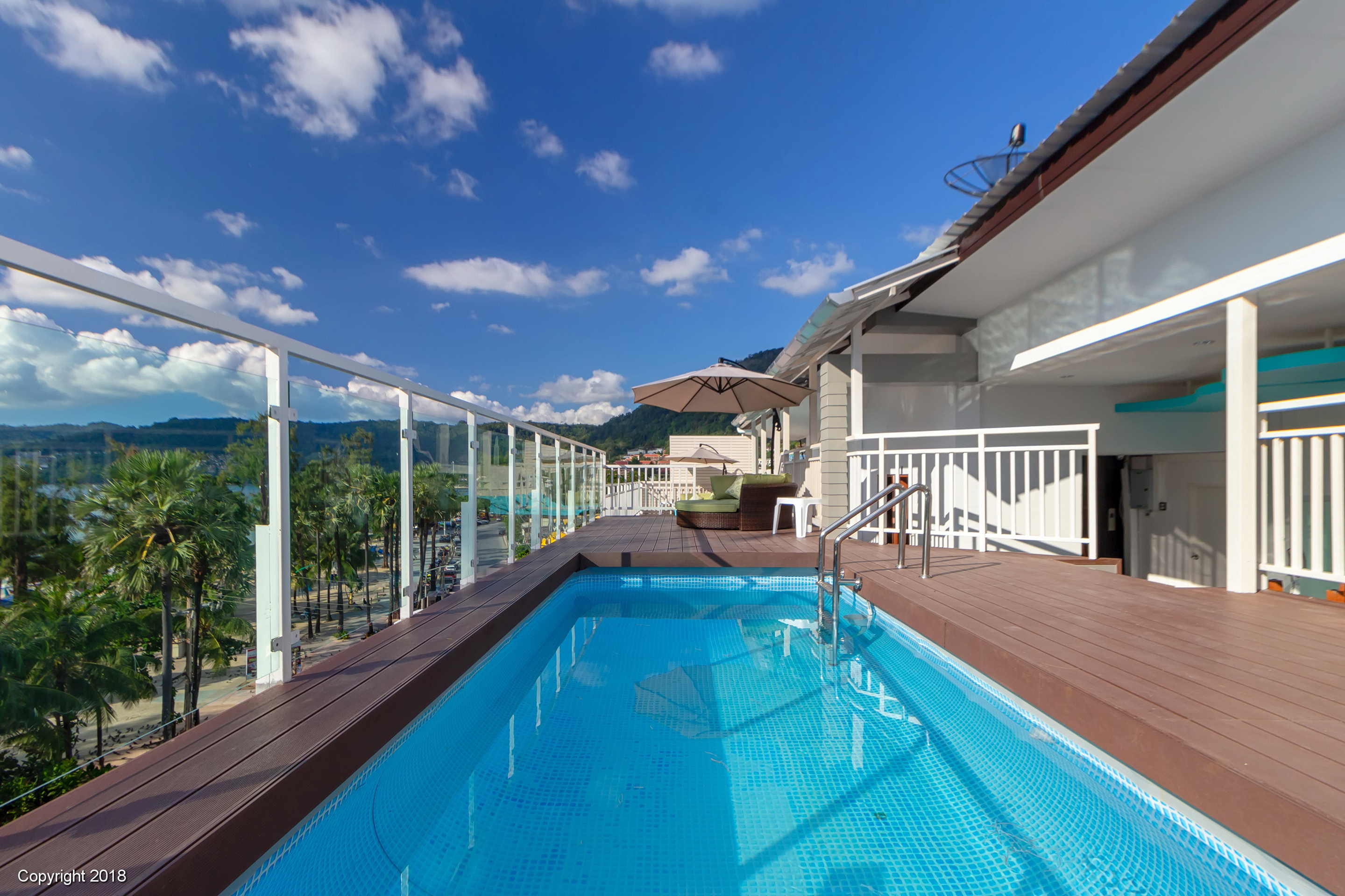 Modern Living Hotel - фото