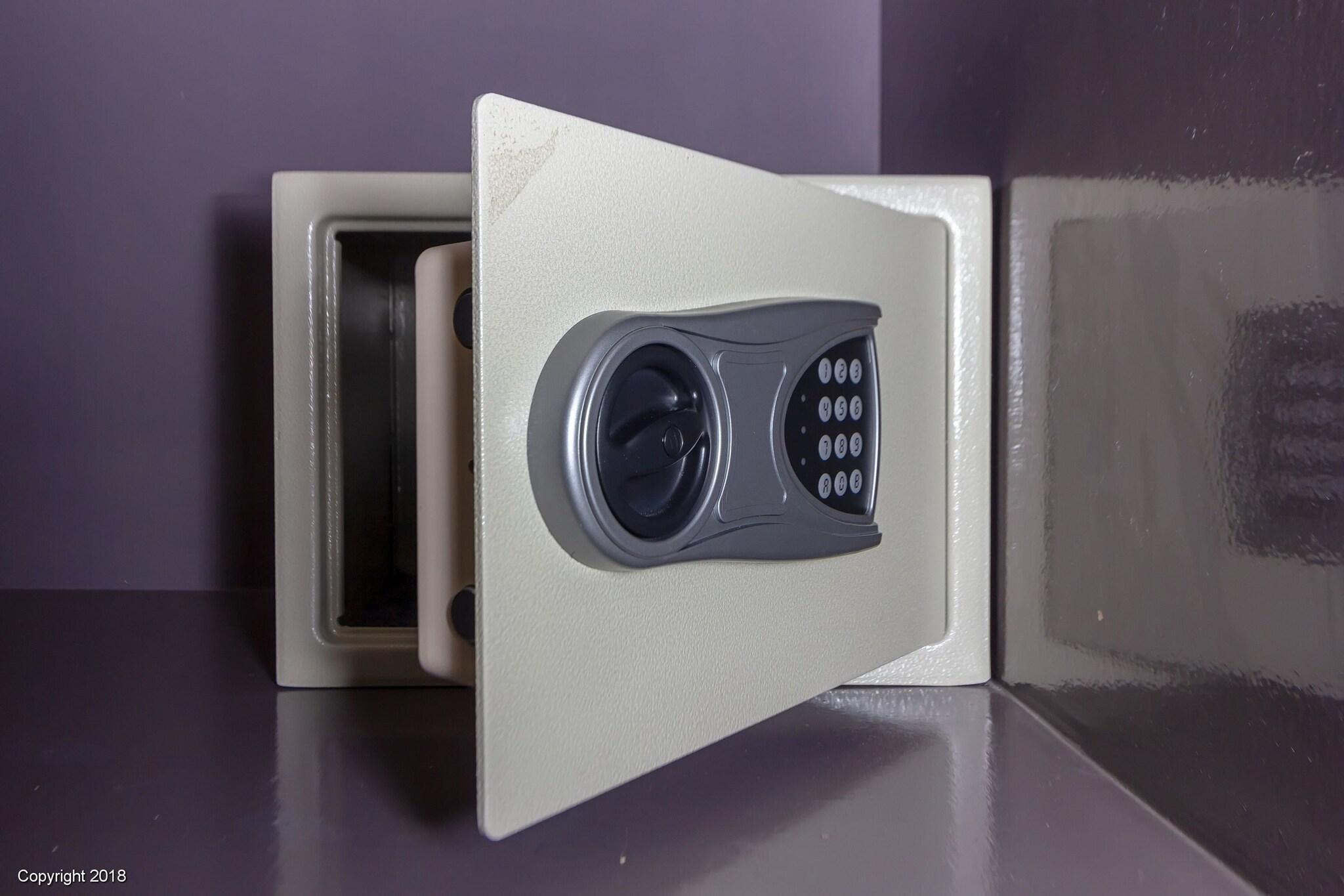 Modern Living Hotel - фото