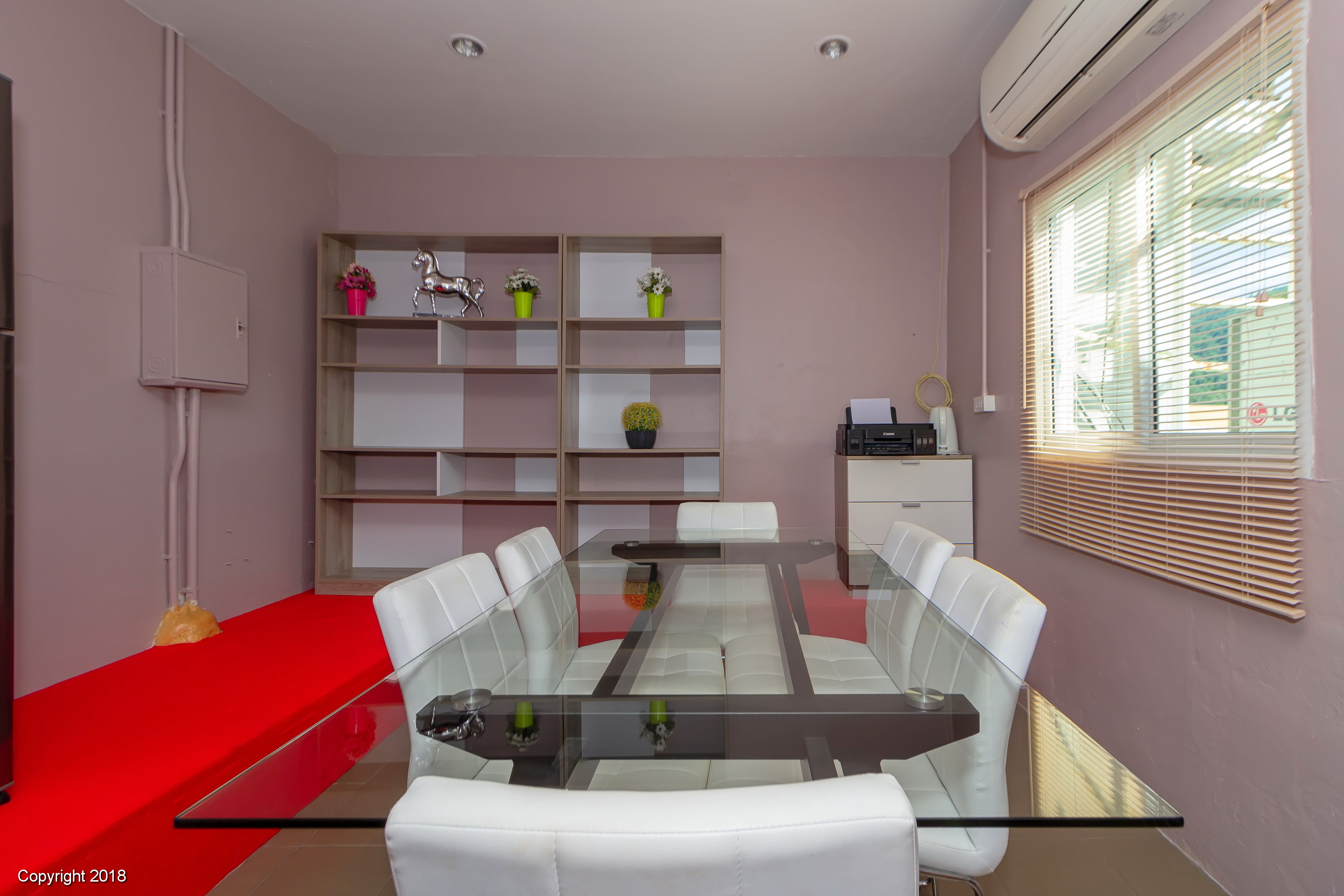 Modern Living Hotel - photo