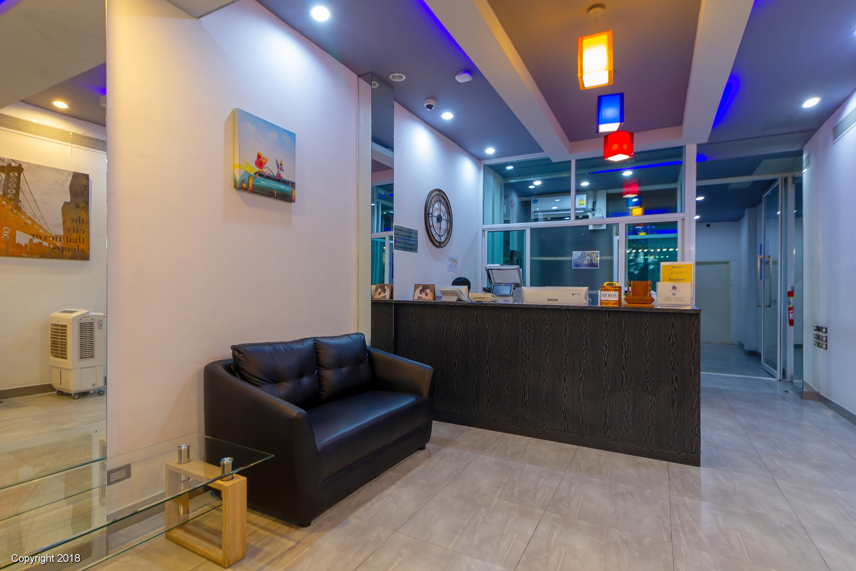 Modern Living Hotel - photo