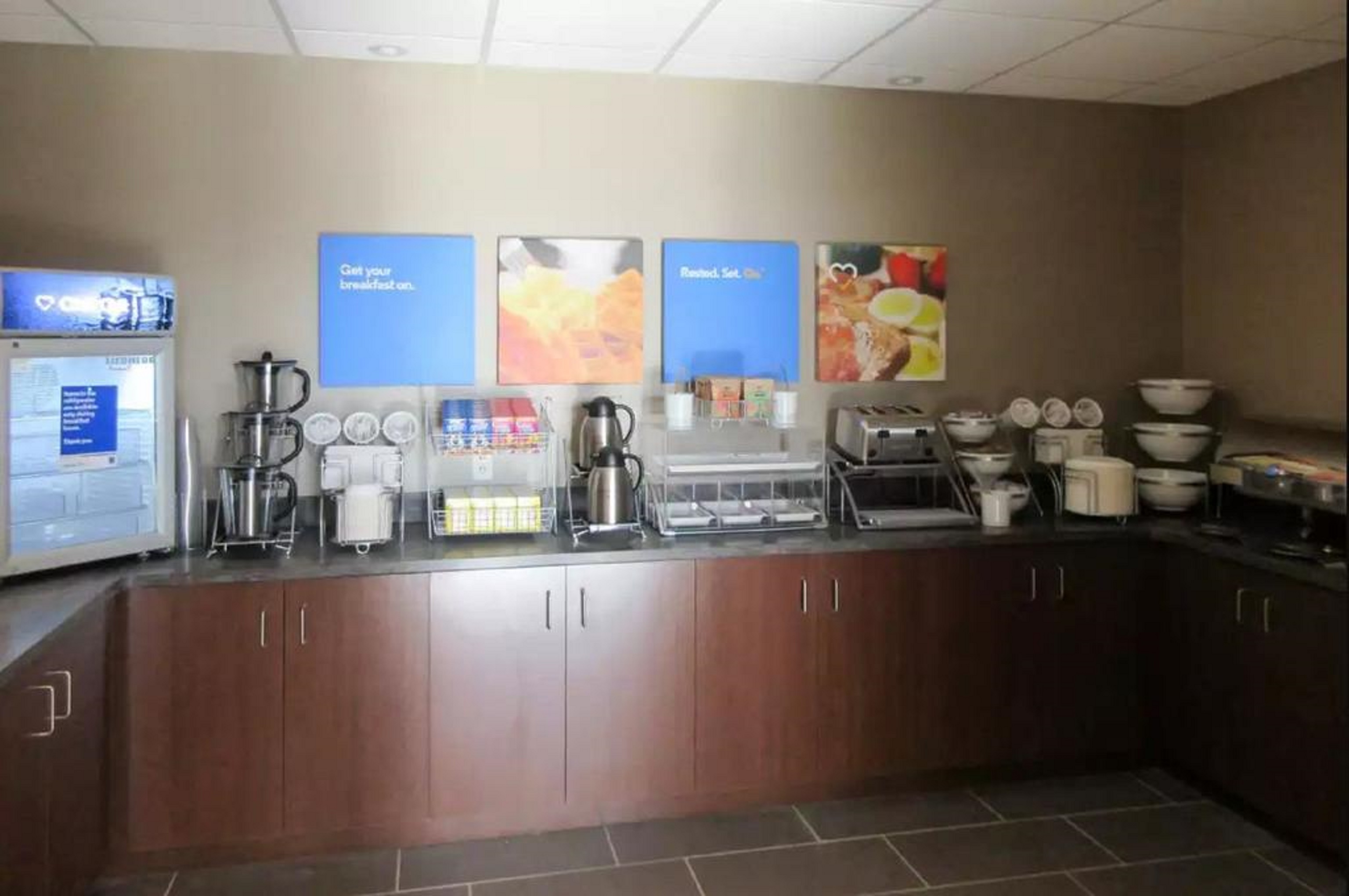 Comfort Inn & Suites - Harrisburg Airport - Hershe