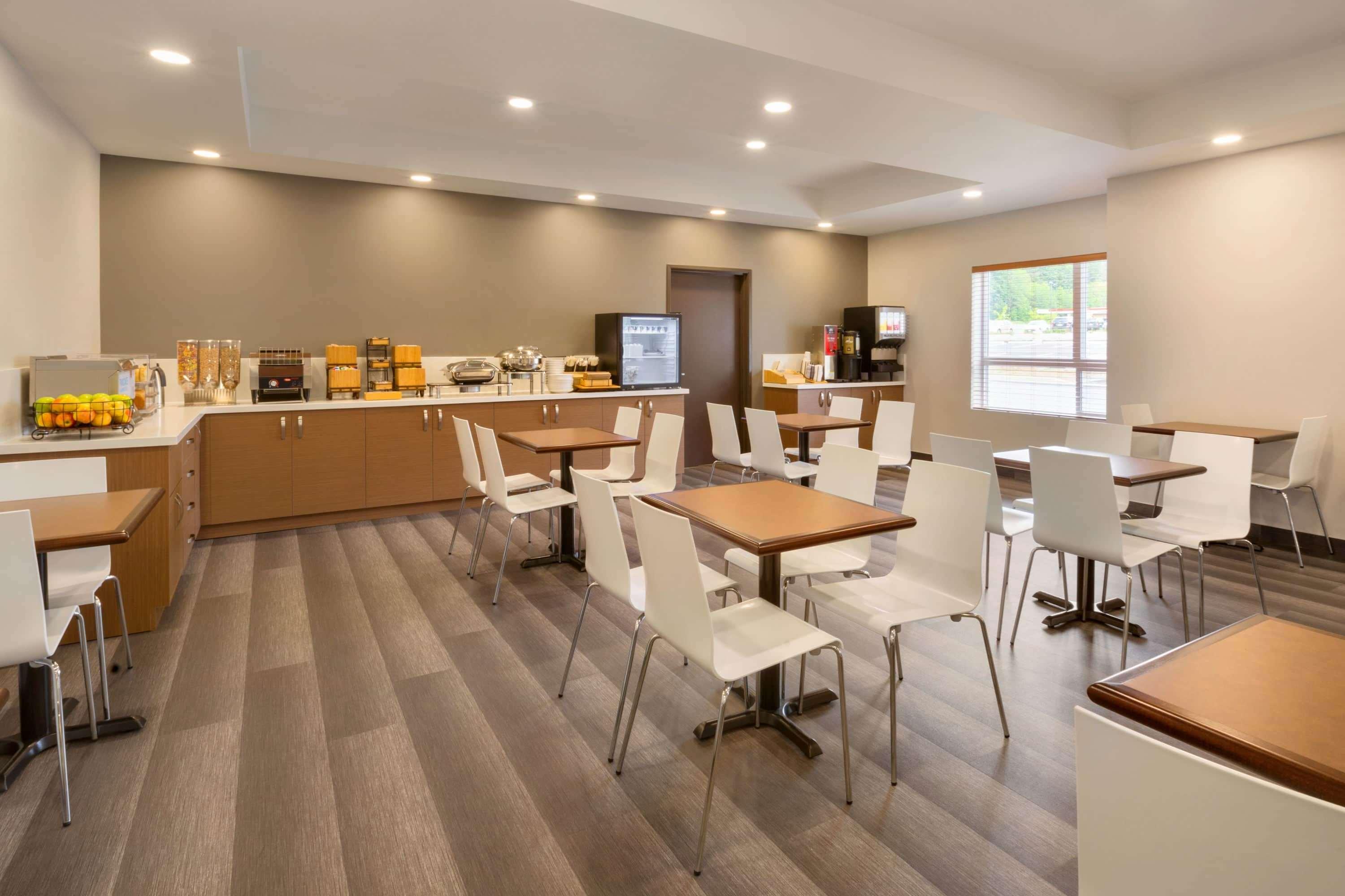Microtel Inn & Suites by Wyndham Oyster Bay