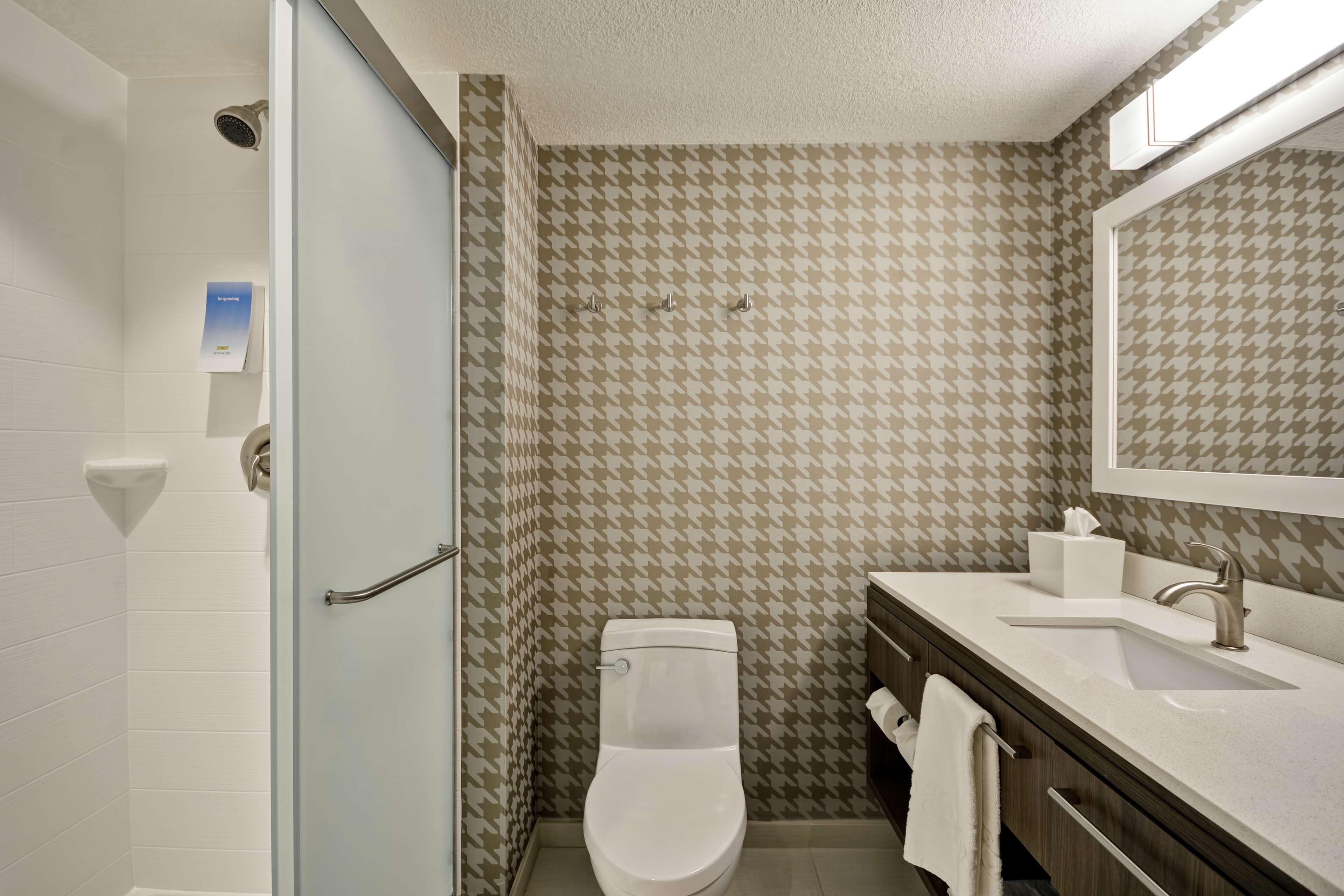 Home2 Suites By Hilton Portland Airport Me