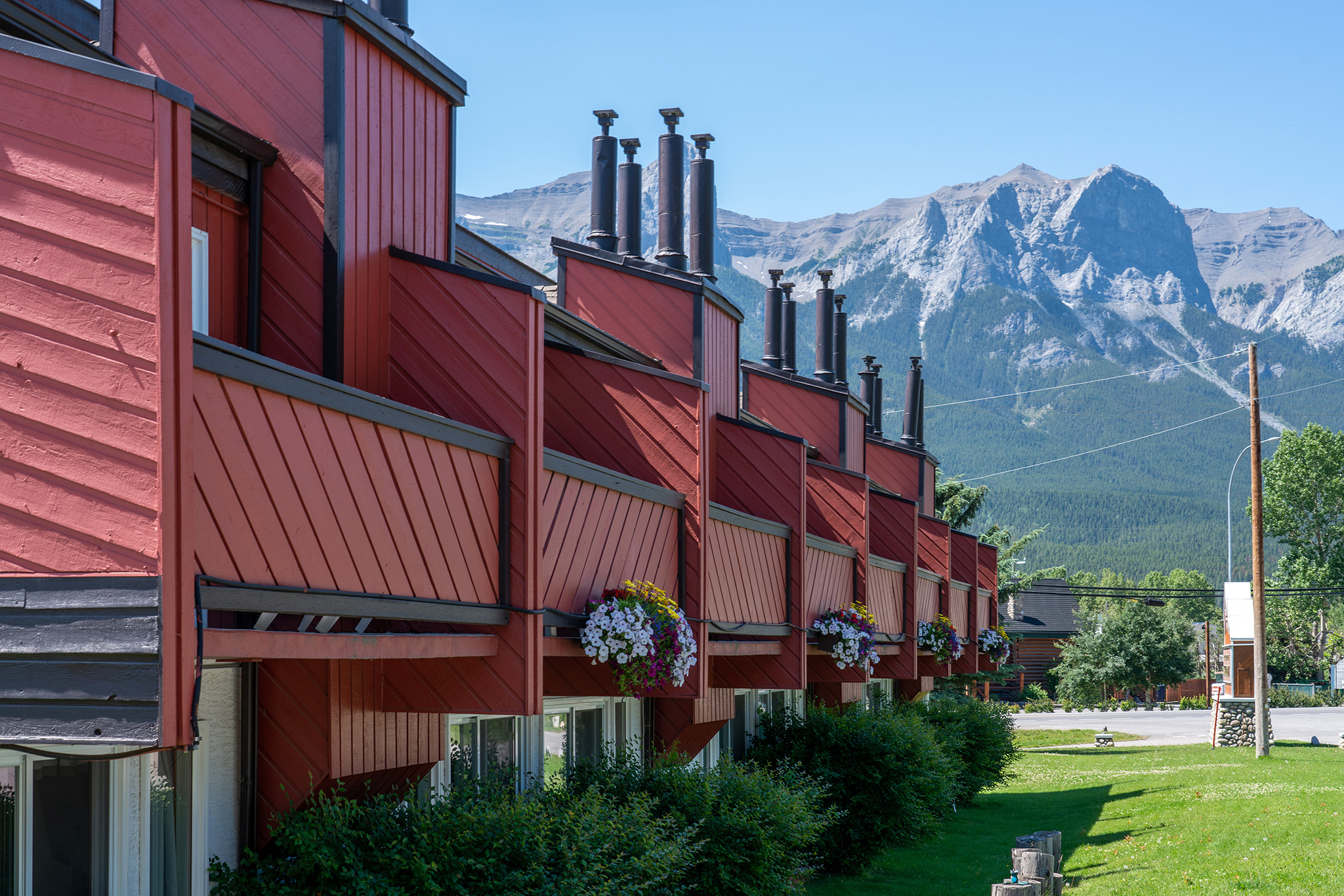 Rocky Mountain Ski Lodge