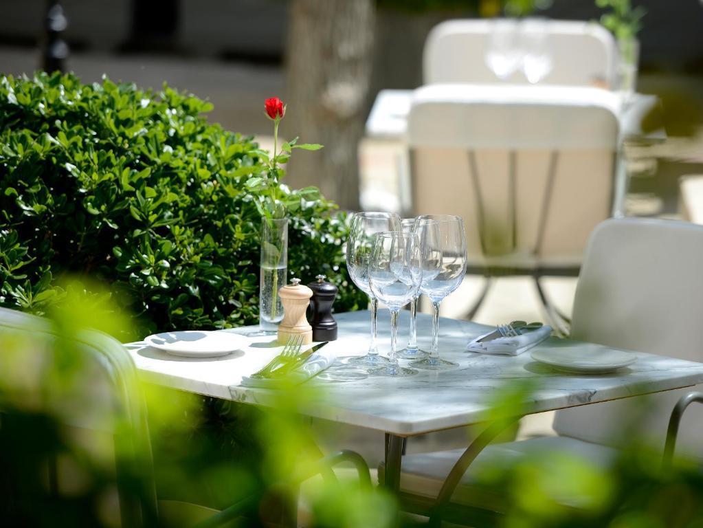 Grand Hôtel Henri - Hôtel Restaurant by null