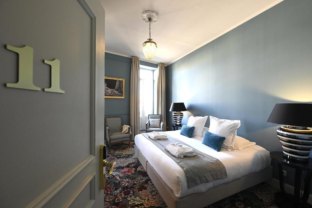 Grand Hôtel Henri - Hôtel Restaurant by null
