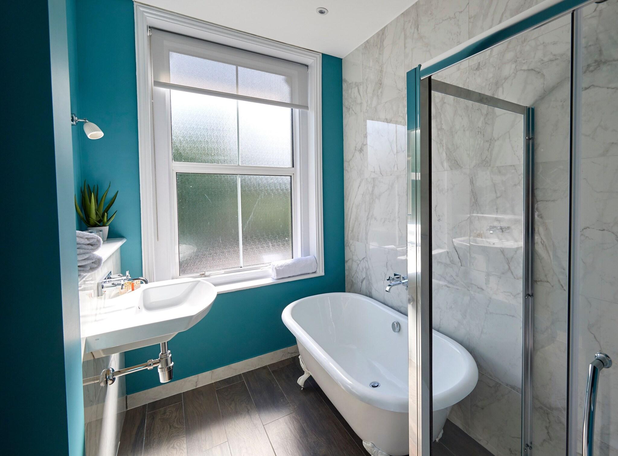 The Lodge Hotel Putney by null