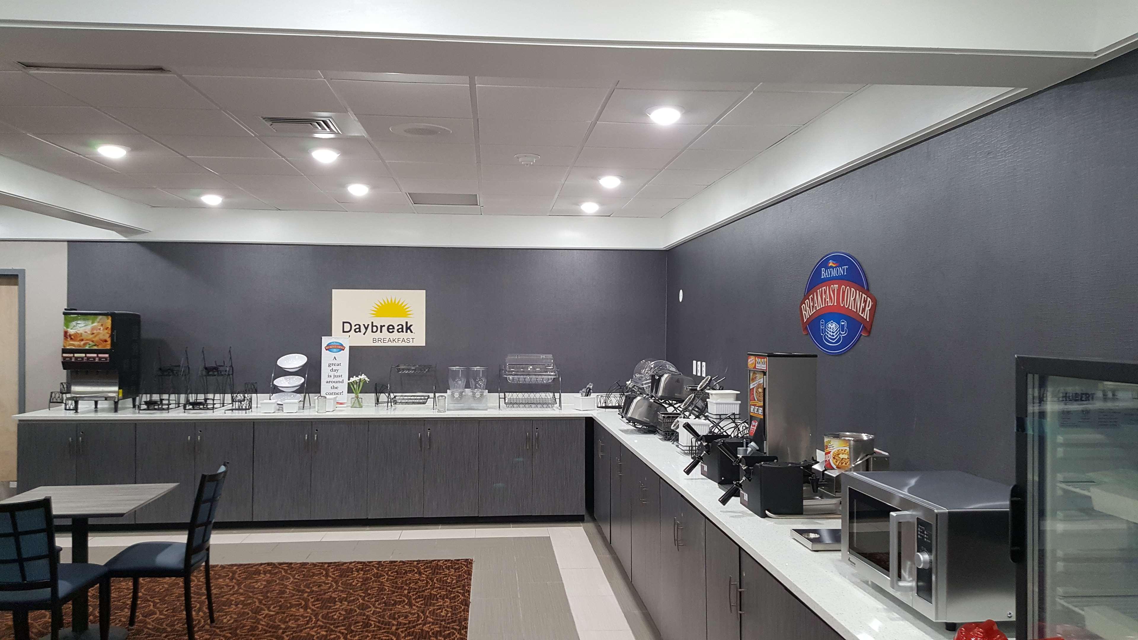 Baymont Inn & Suites Grand Rapids Near Downtown