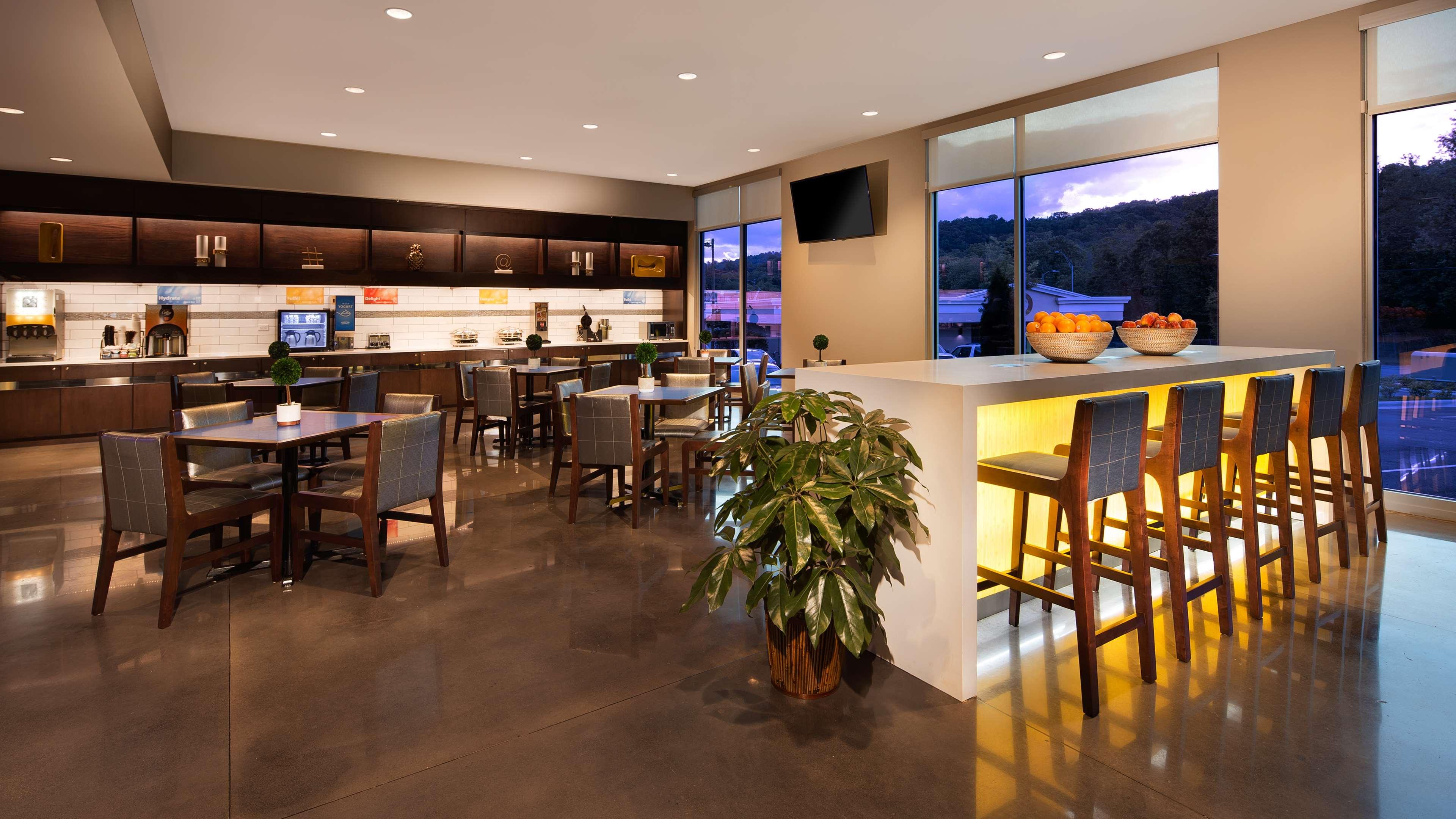 Glō Hotel Asheville-Blue Ridge Parkway