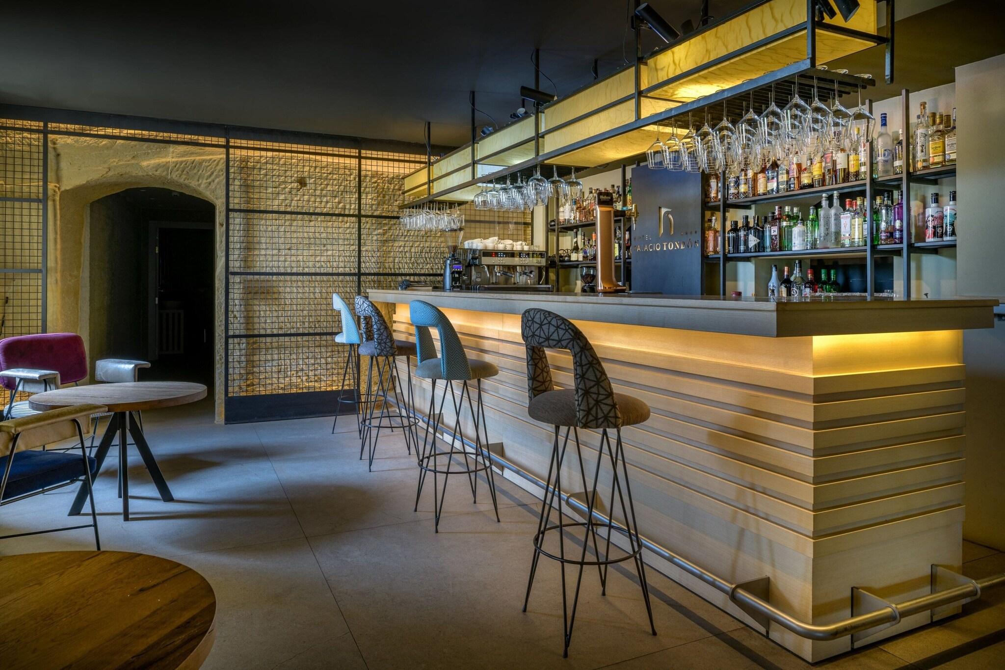 Palacio Tondon, La Rioja Brinas by null