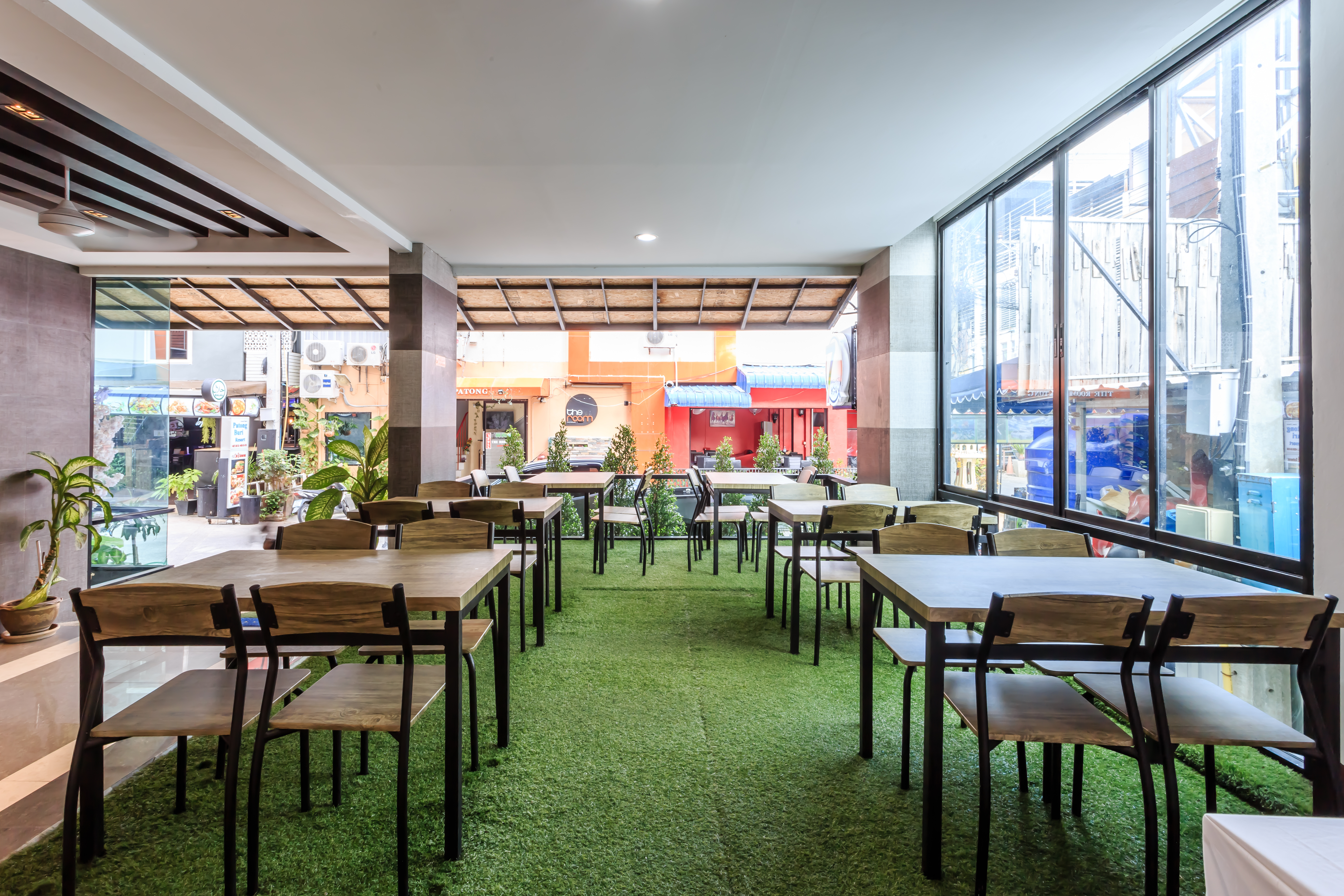 77 Bangla Hotel