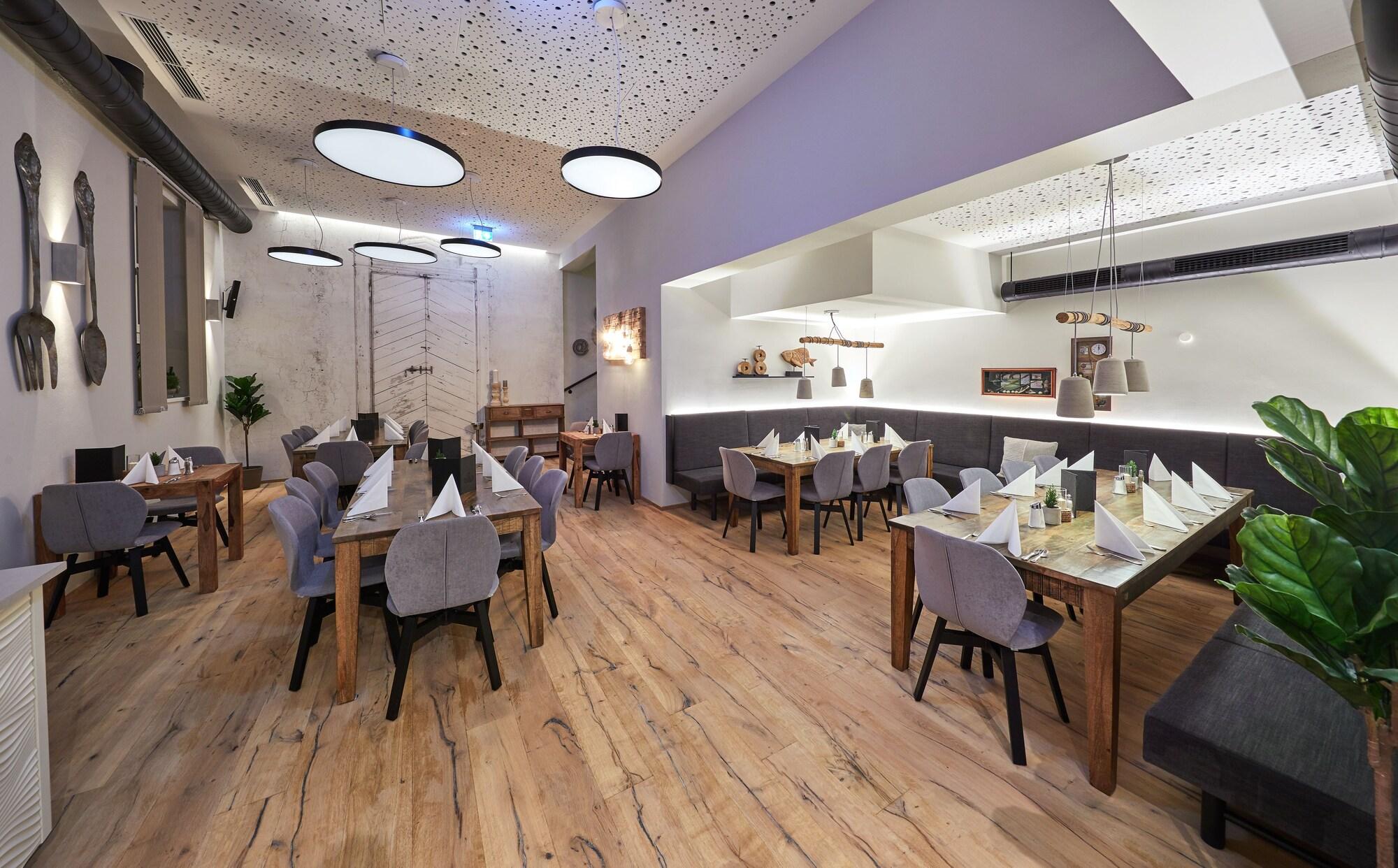 Two Timez - Boutique Hotel