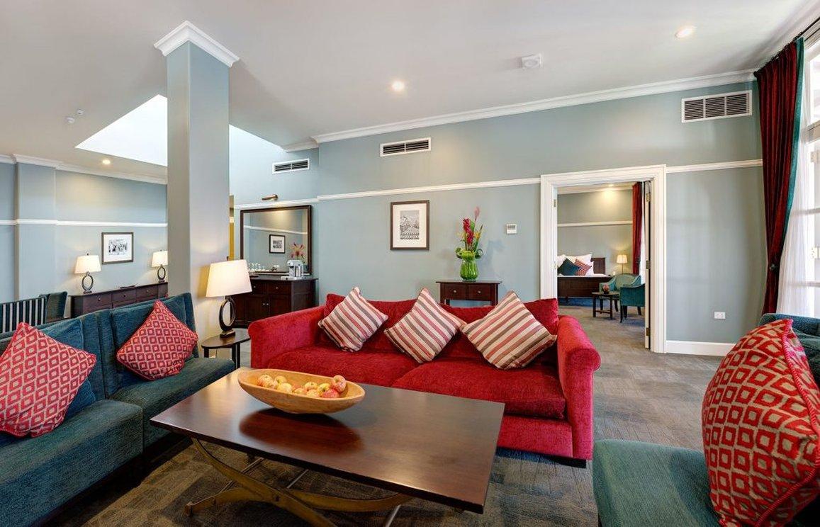 Grand Pacific Hotel by null
