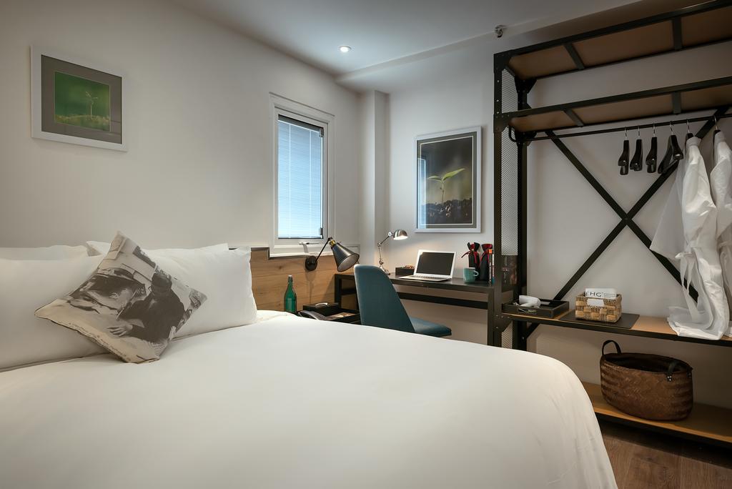 C Central Hotel by null