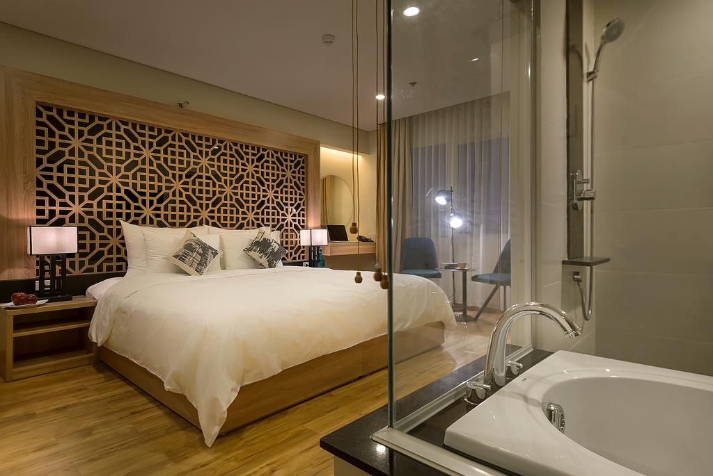 C Central Hotel by null