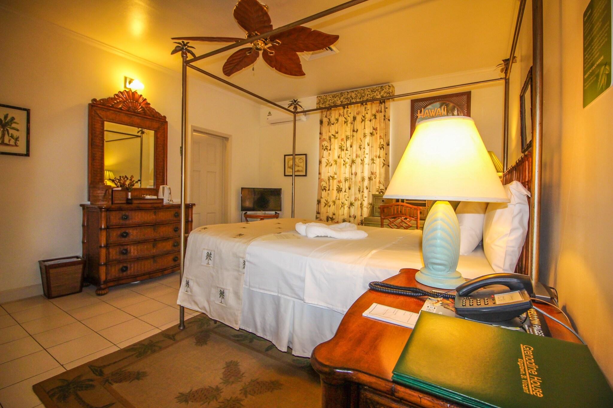 Grenadine House by null