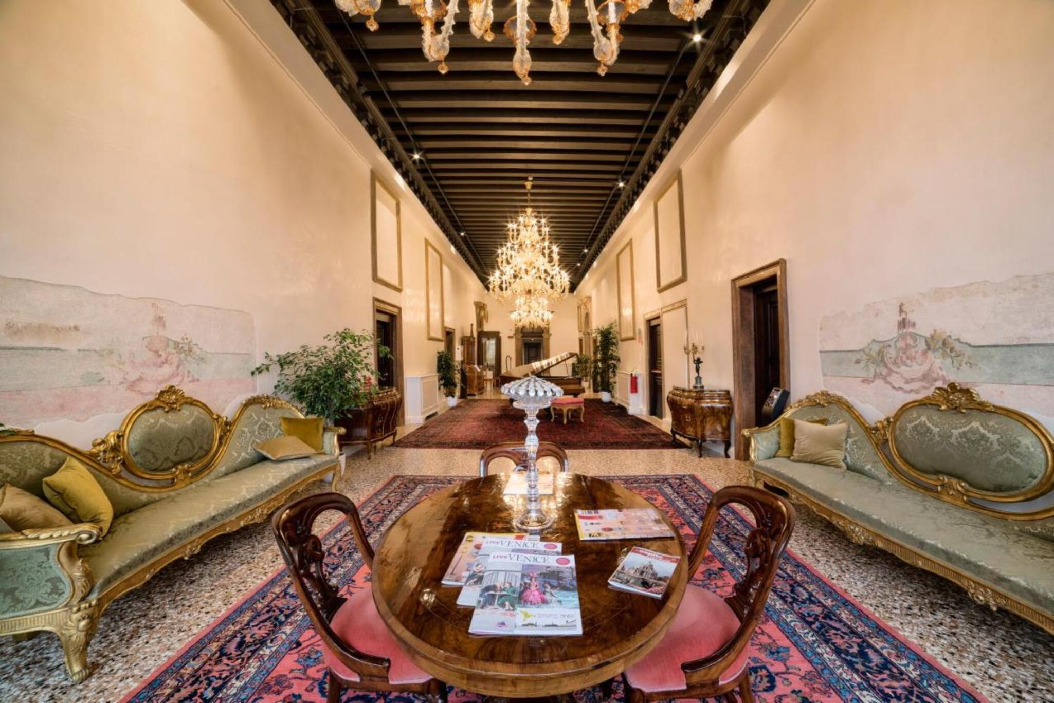 Hotel Nani Mocenigo Palace by null