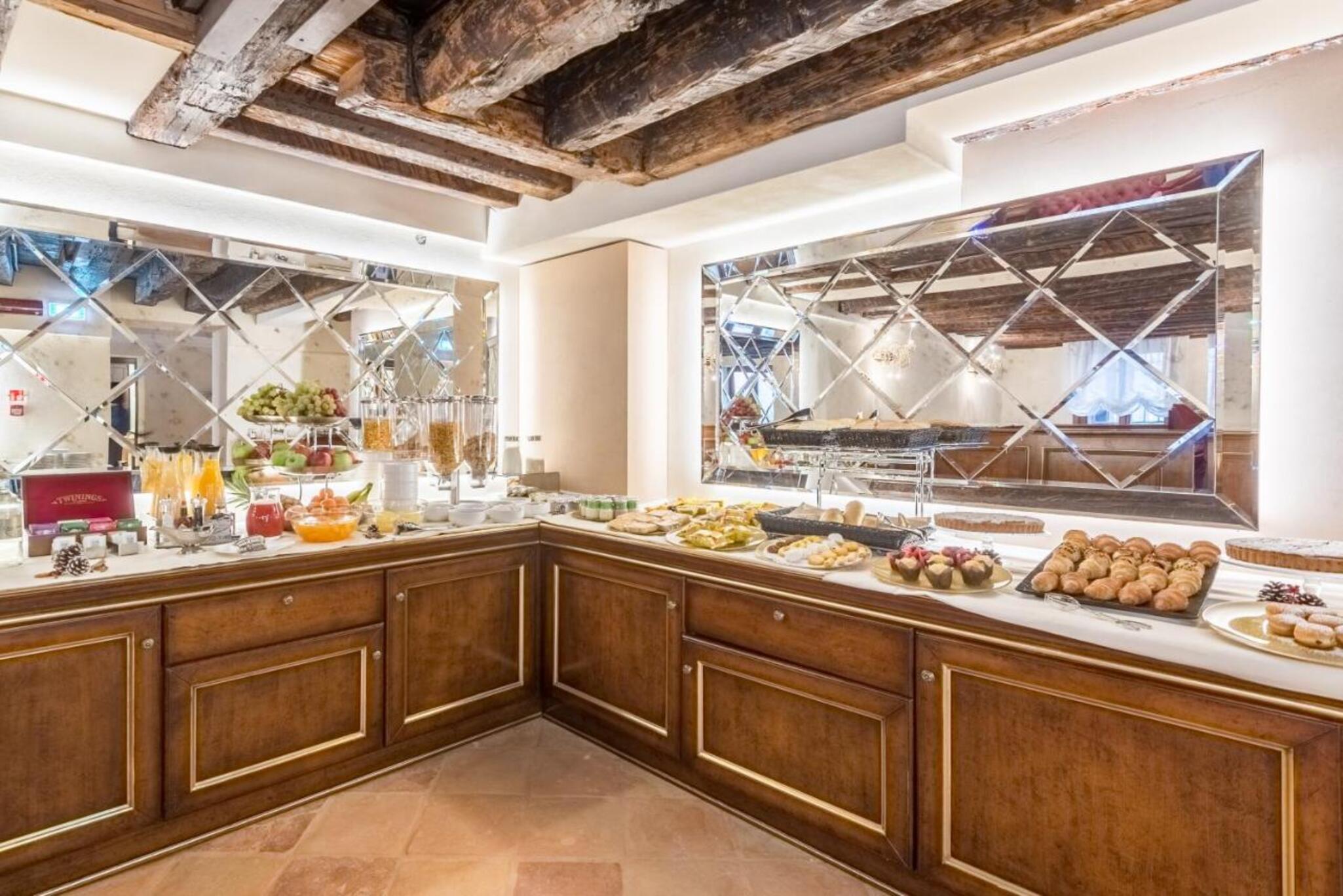 Hotel Nani Mocenigo Palace by null