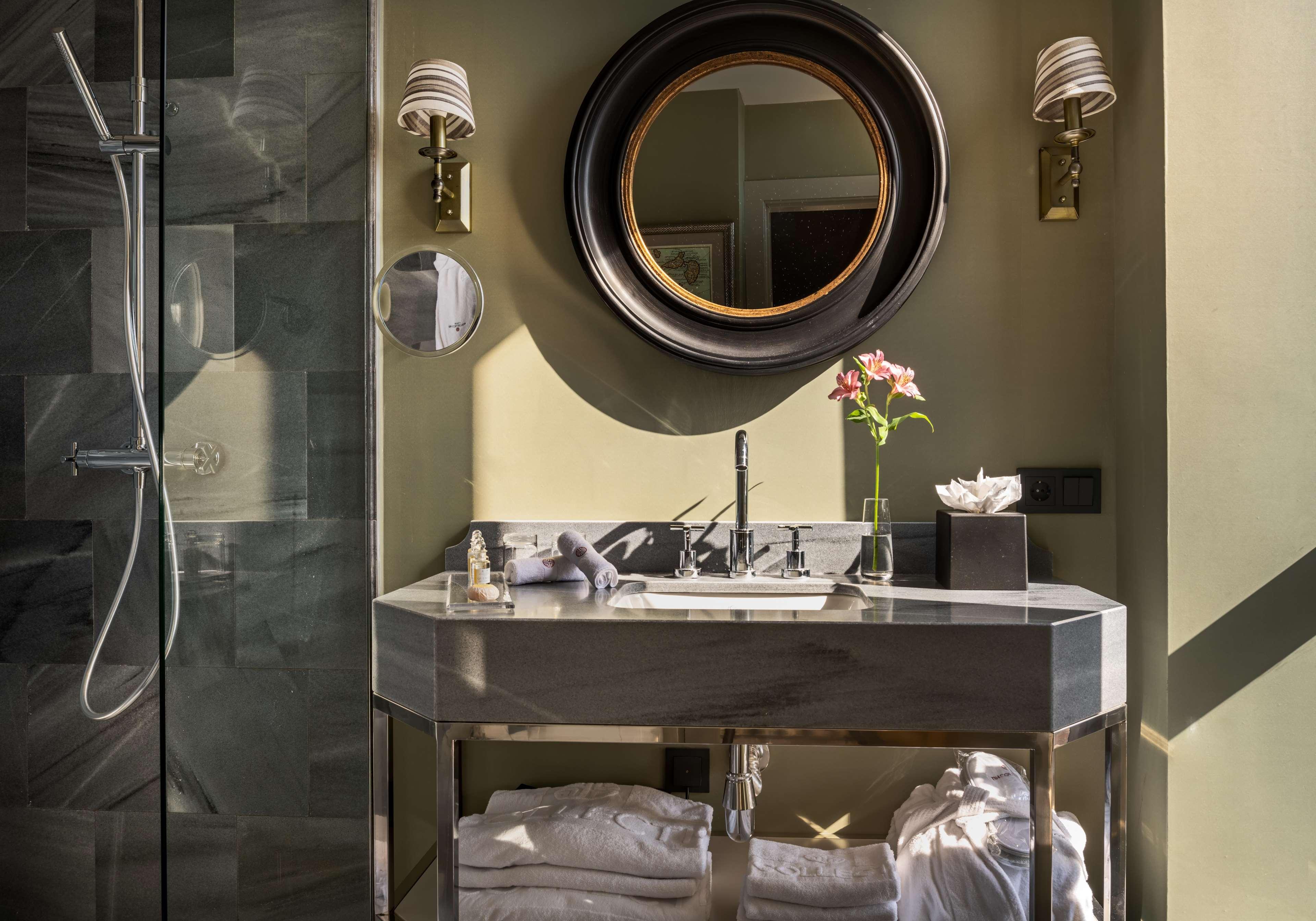 Hotel NH Collection Valencia Colón by null