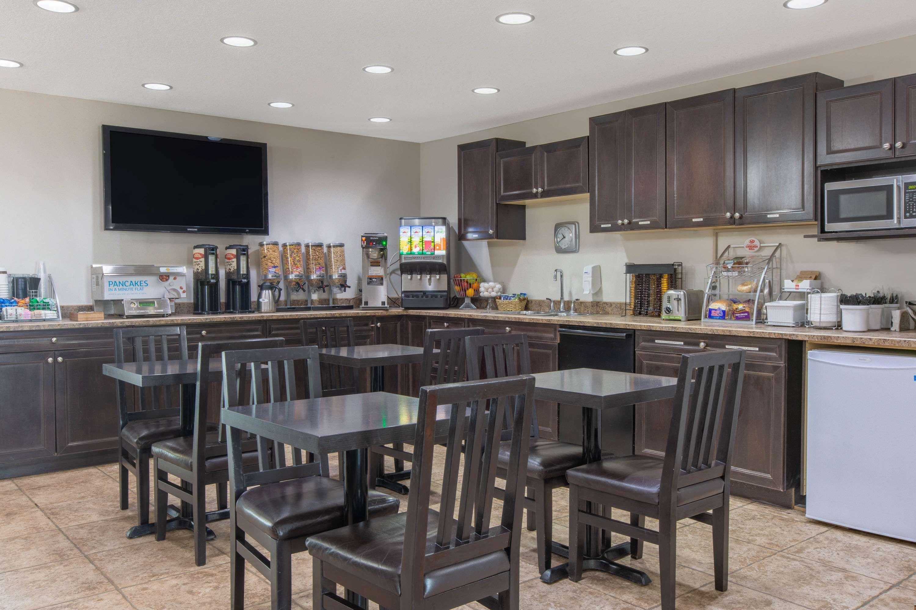 Super 8 By Wyndham Fort Mcmurray
