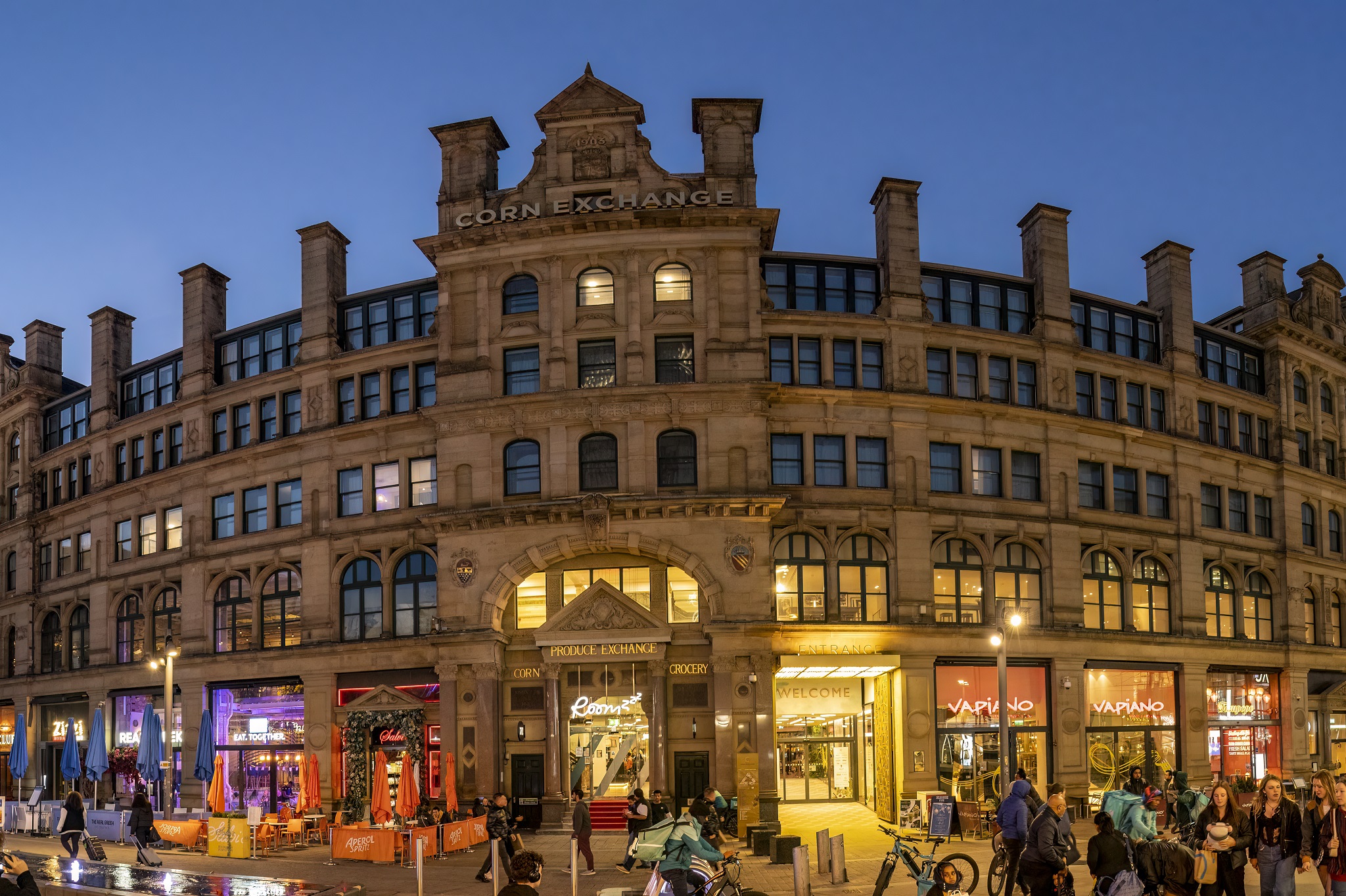 Roomzzz Manchester Victoria by null