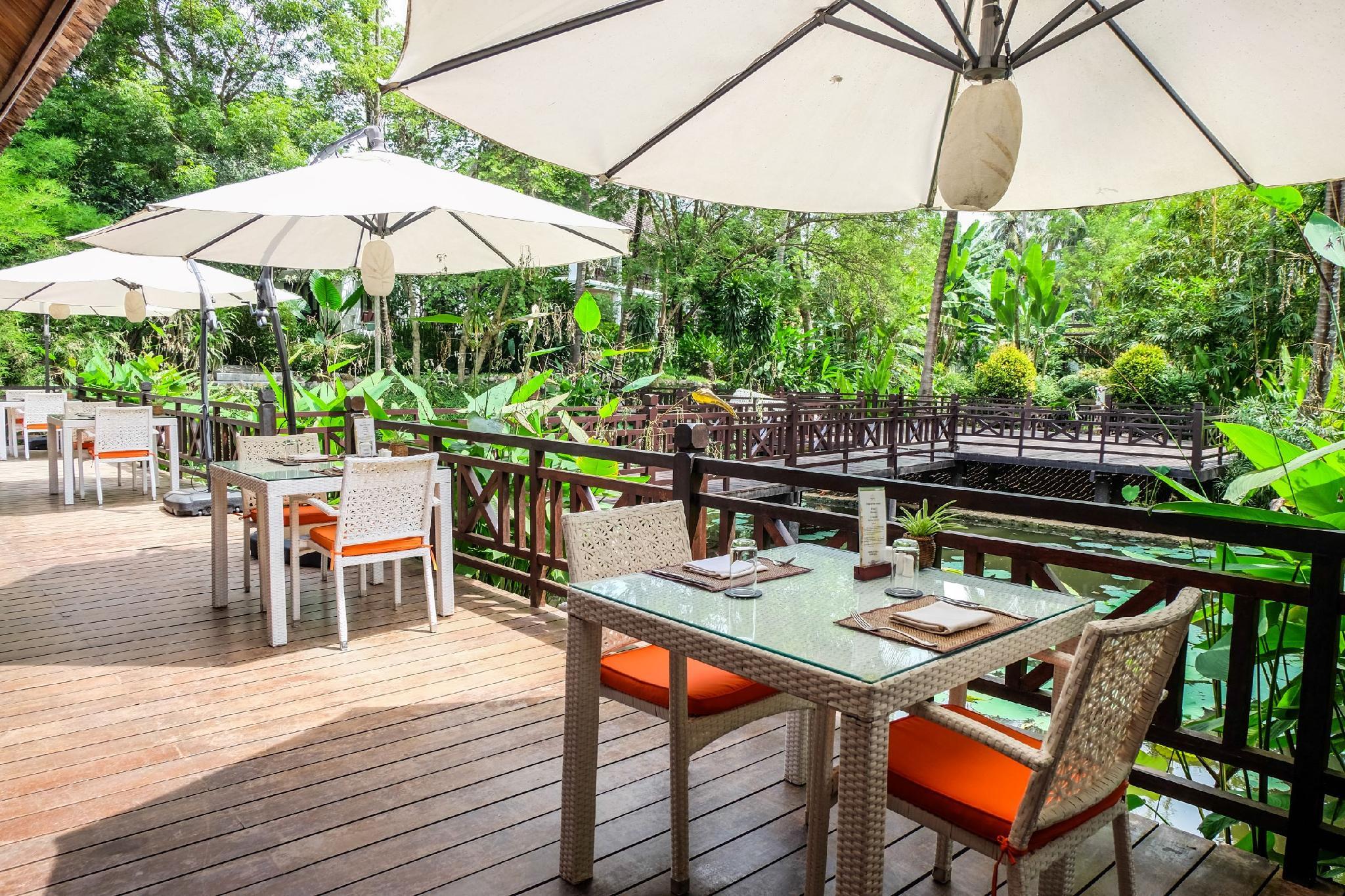 Parasol Blanc Hotel
