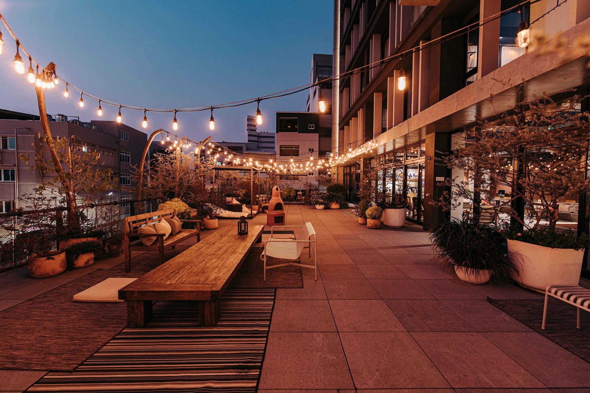 U.I.J Hotel & Hostel - 友愛街旅館 by null