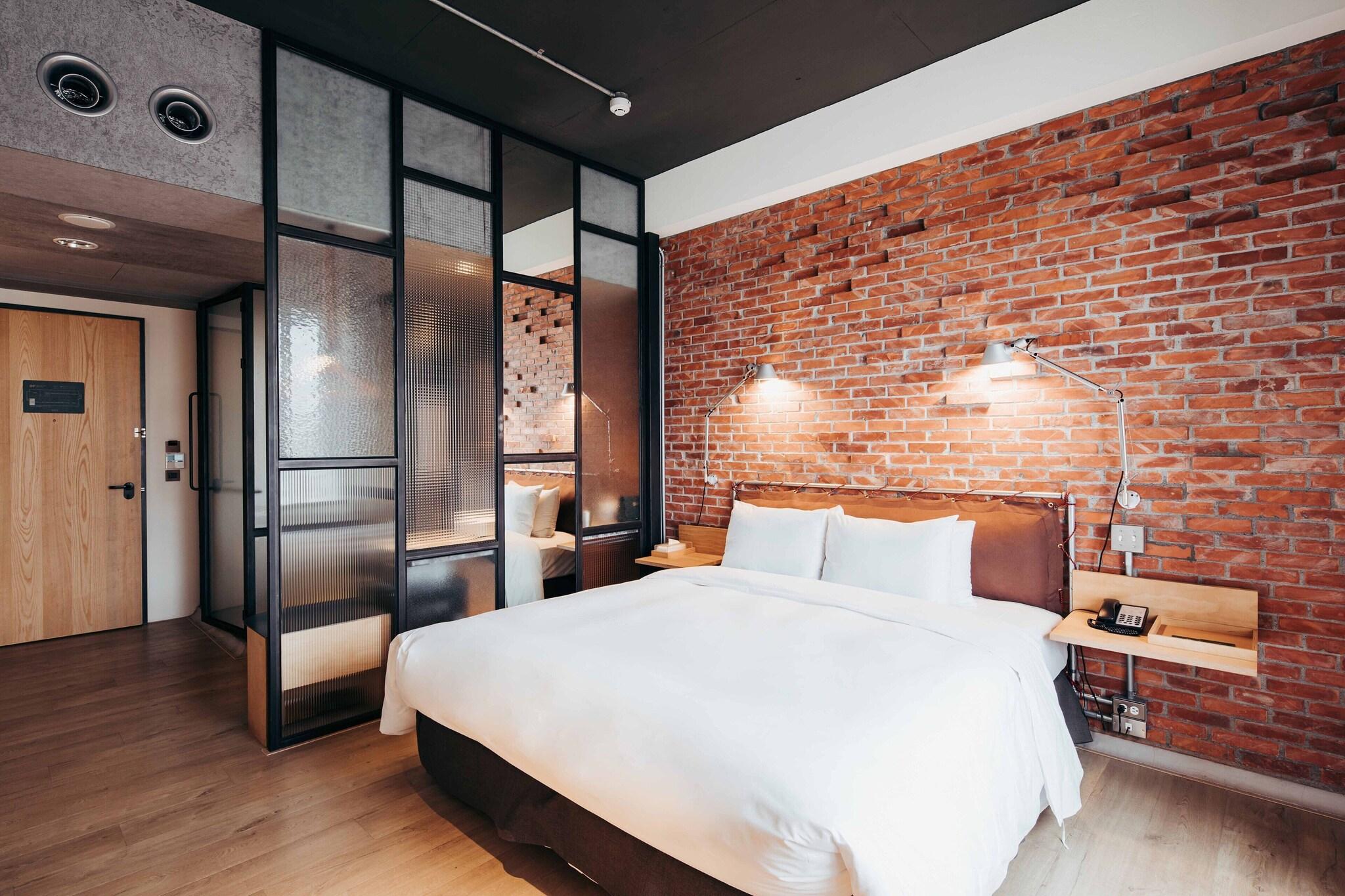 U.I.J Hotel & Hostel - 友愛街旅館 by null