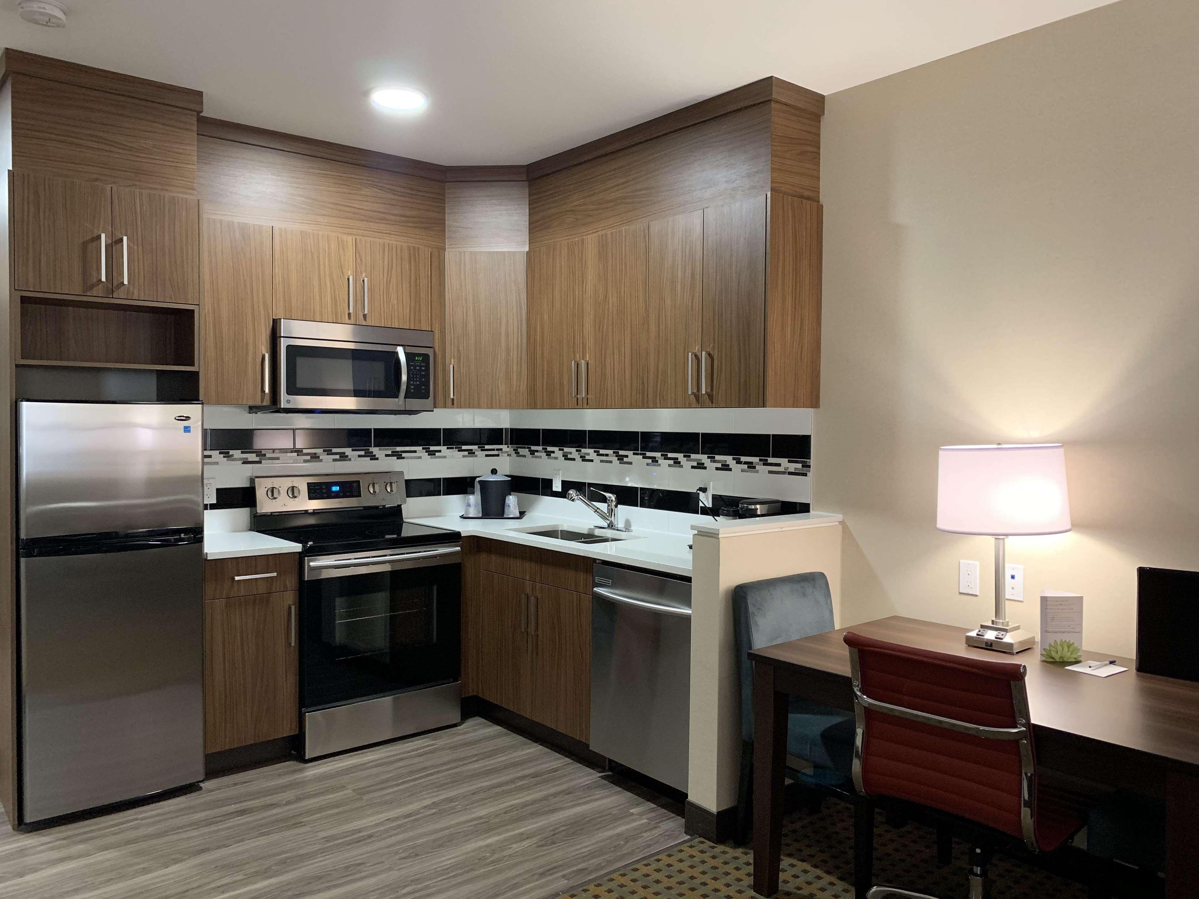 Best Western Plus Hinton Inn & Suites