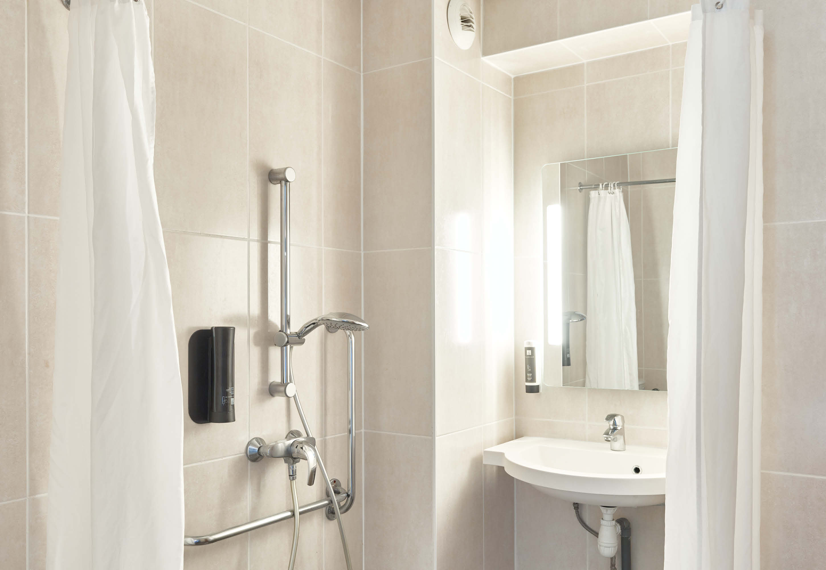 B&B HOTEL MONTLHERY