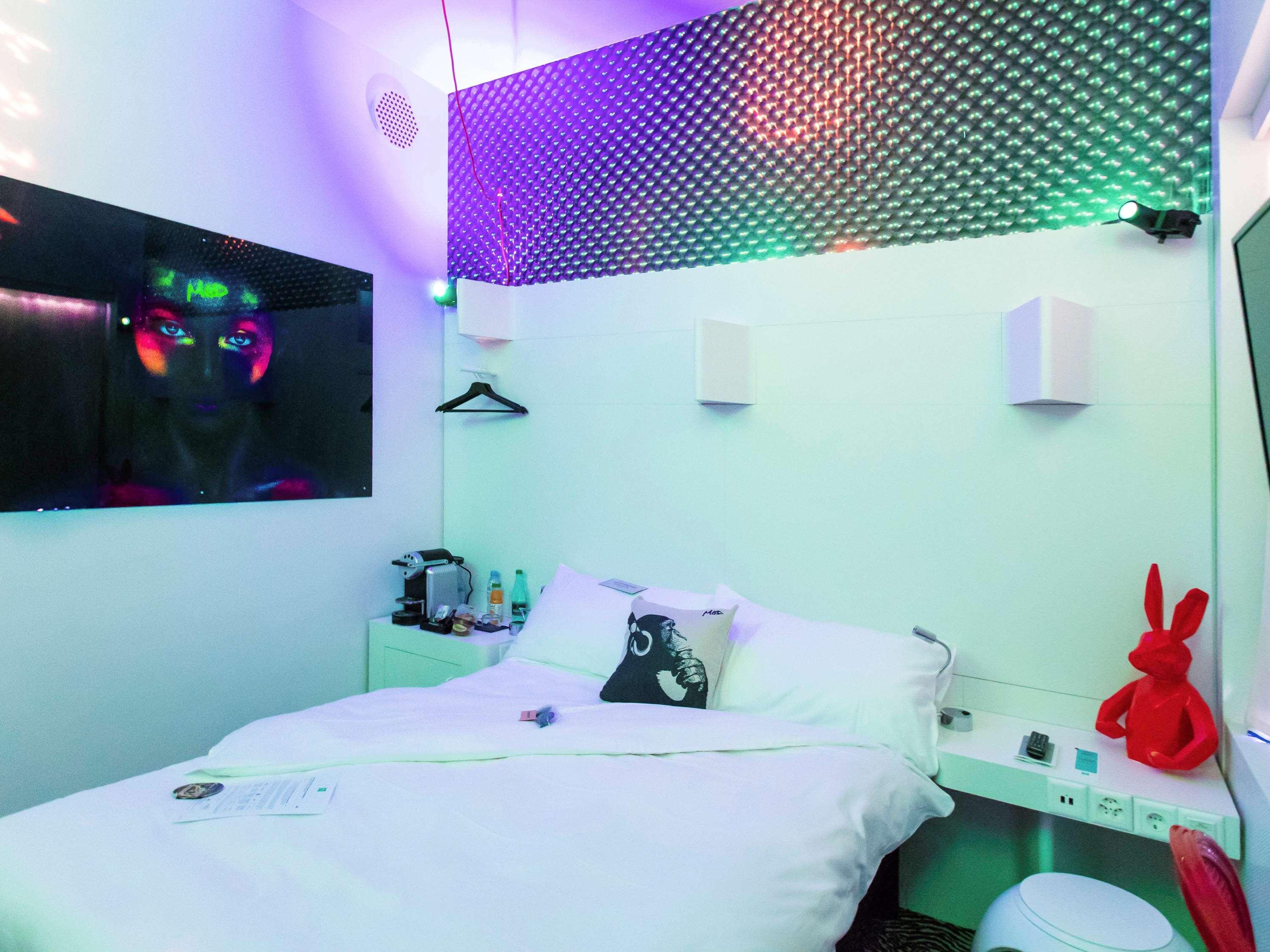 MadHouse - ibis Styles Lausanne Center by null