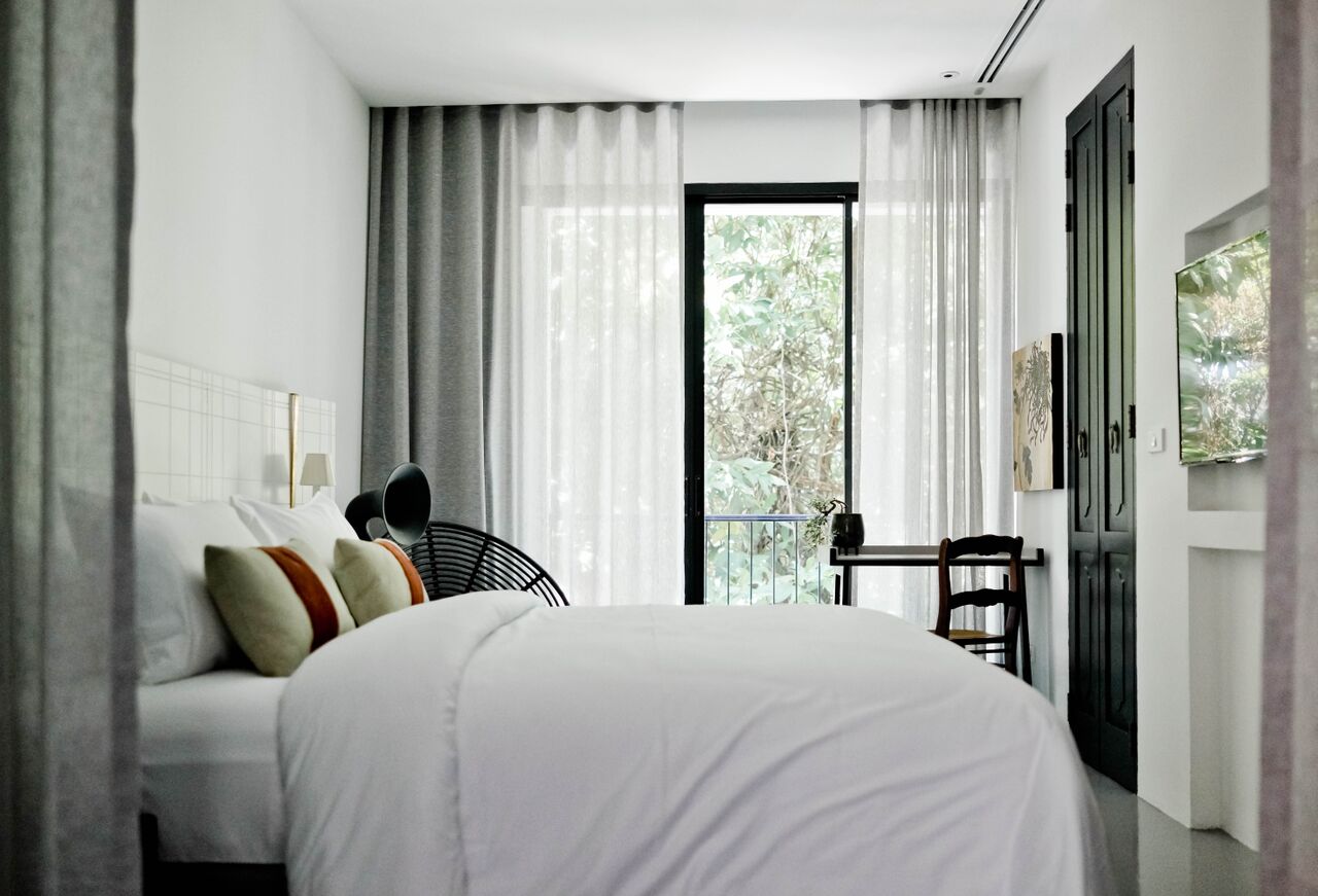 Hotel Ping Silhouette by null