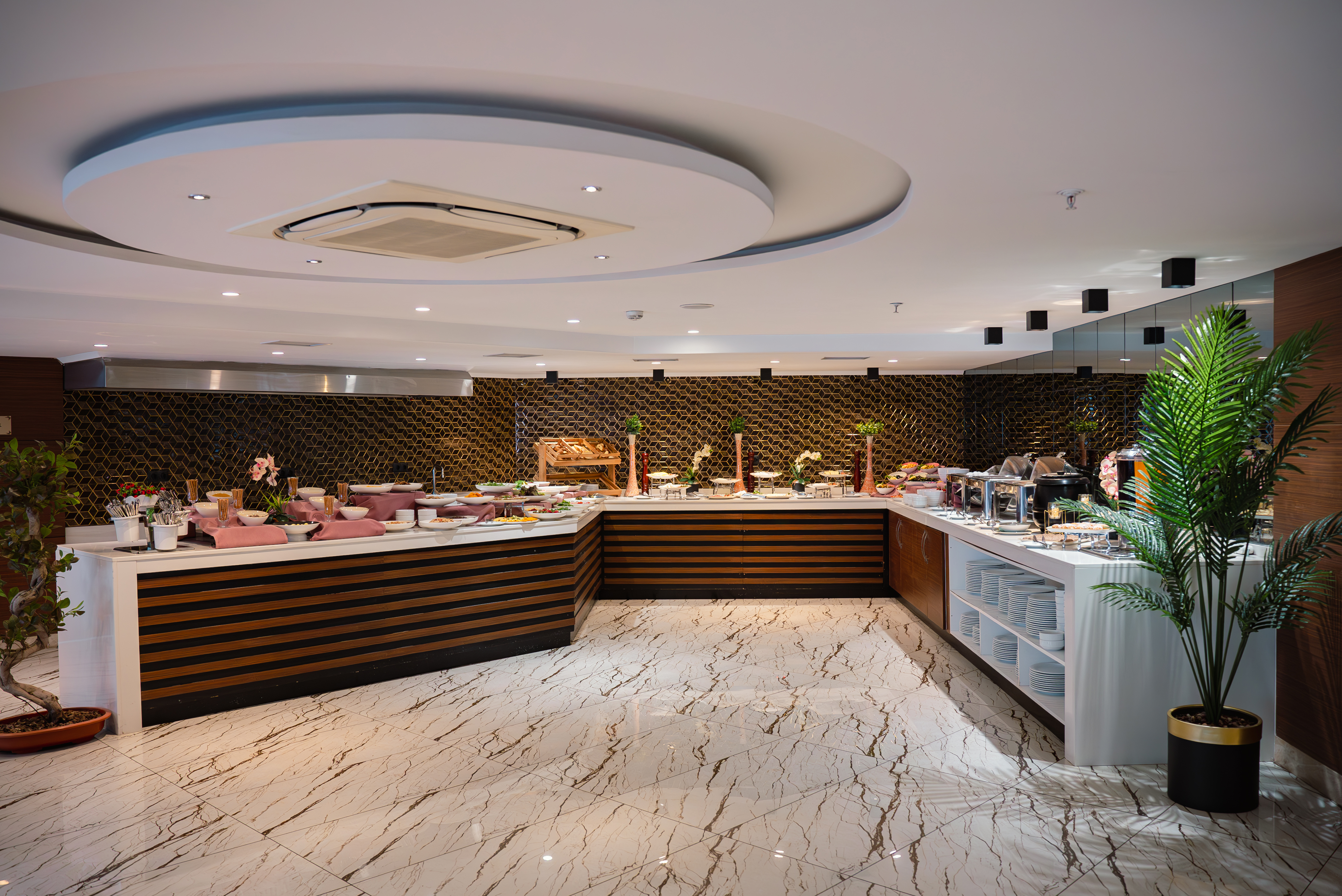 Grand Vaves Hotel