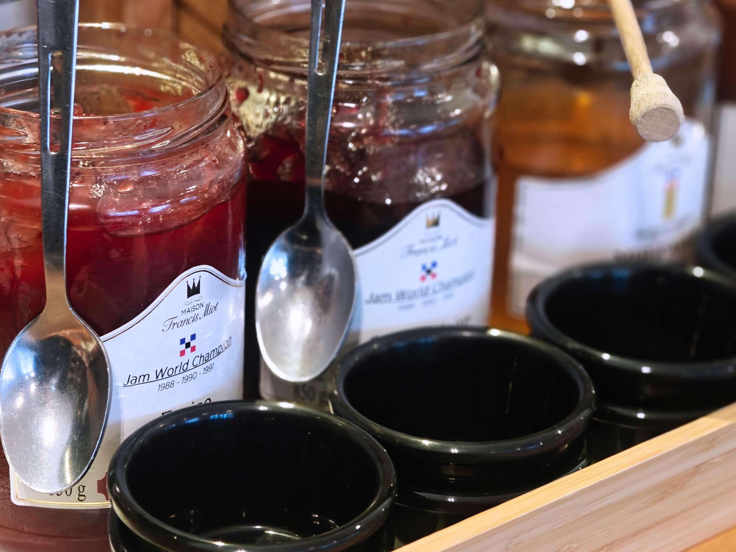 Hotel Madison by null