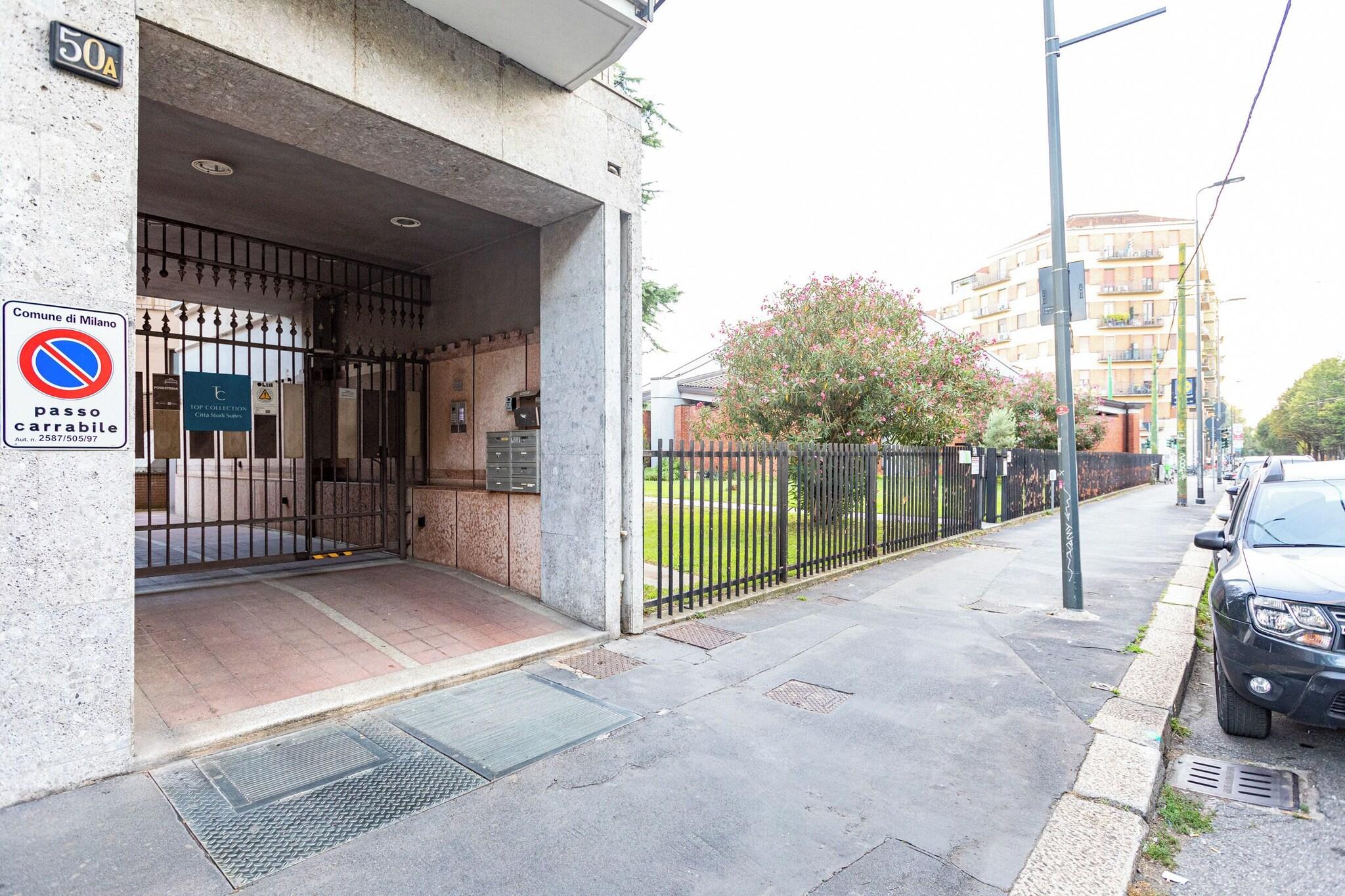 B&B Too Cute 2b Str8 - photo