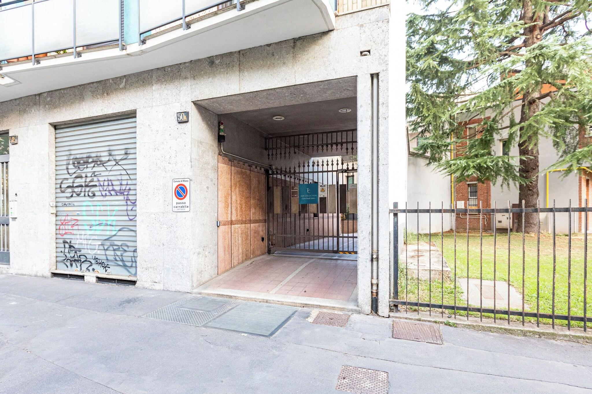 B&B Too Cute 2b Str8 - photo