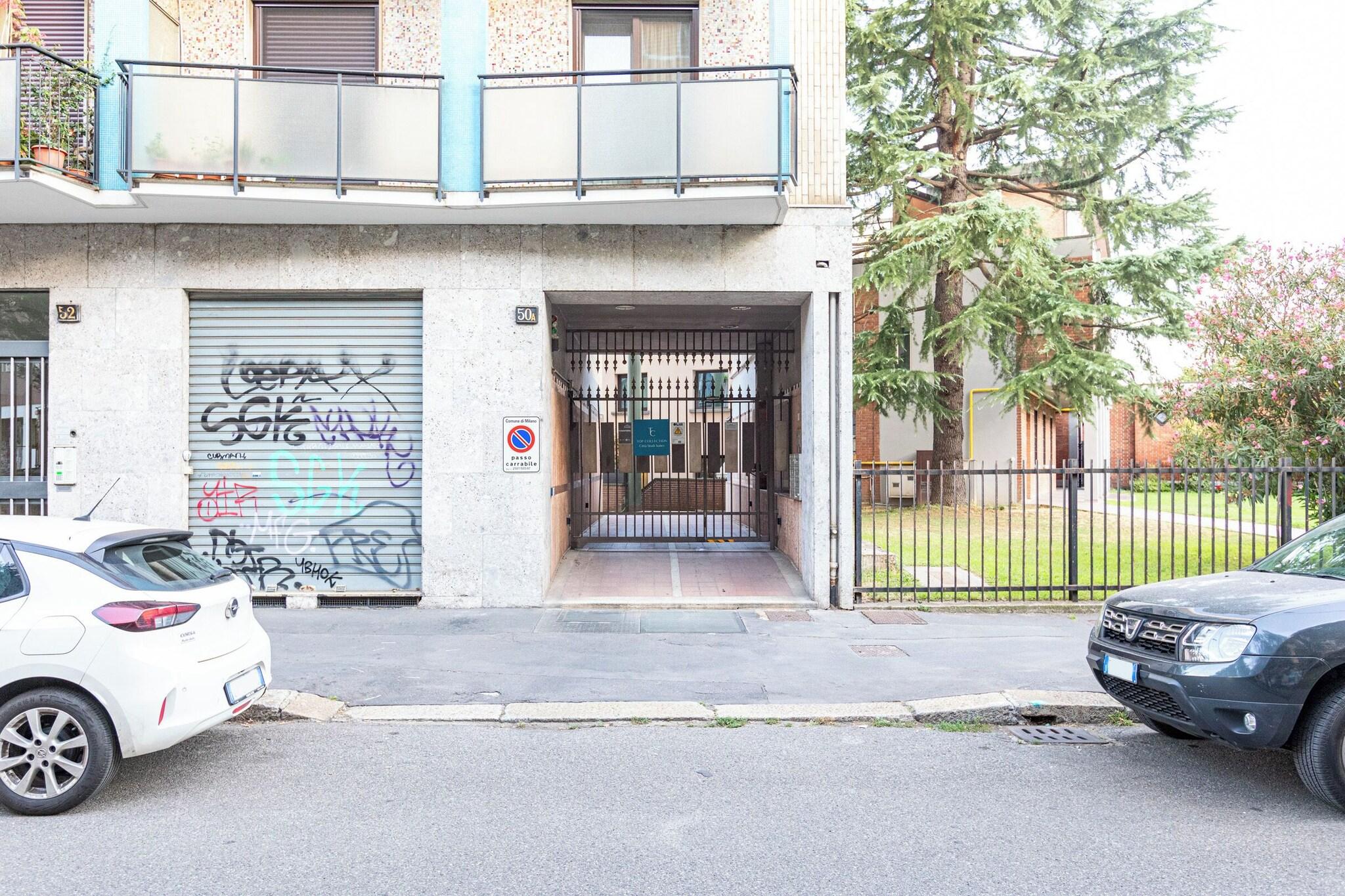 B&B Too Cute 2b Str8 - photo