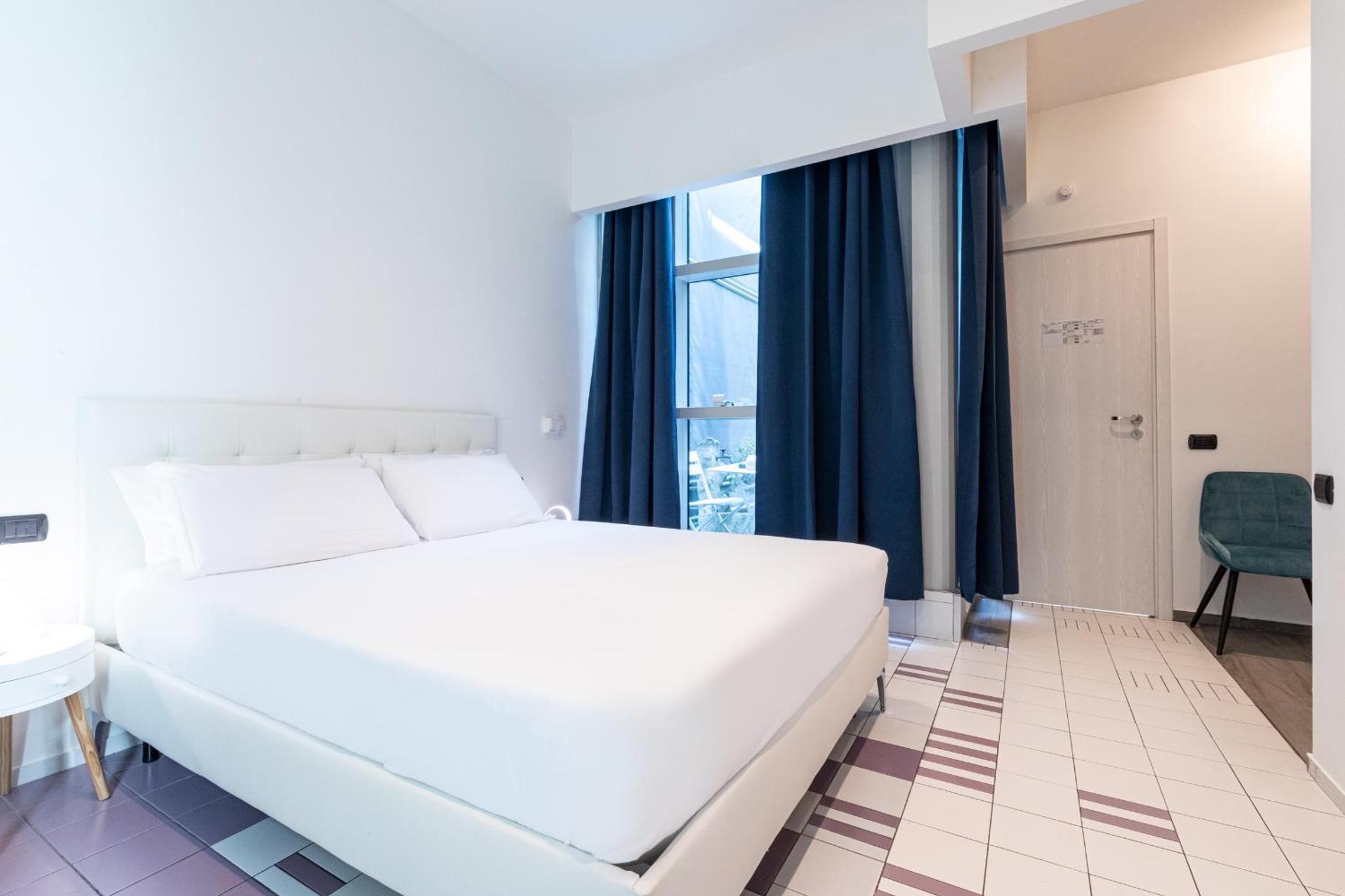 B&B Too Cute 2b Str8 - photo