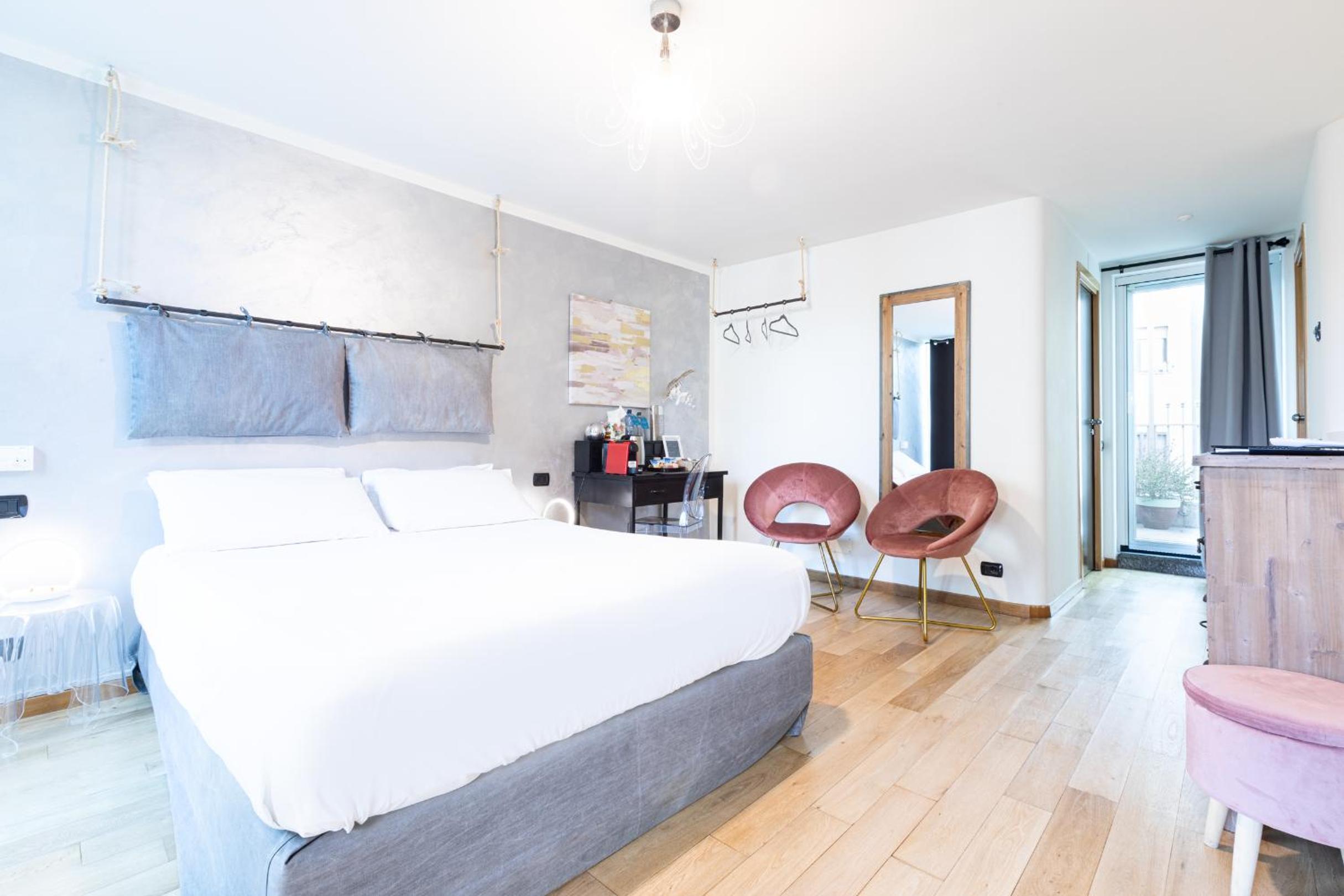 B&B Too Cute 2b Str8 - photo