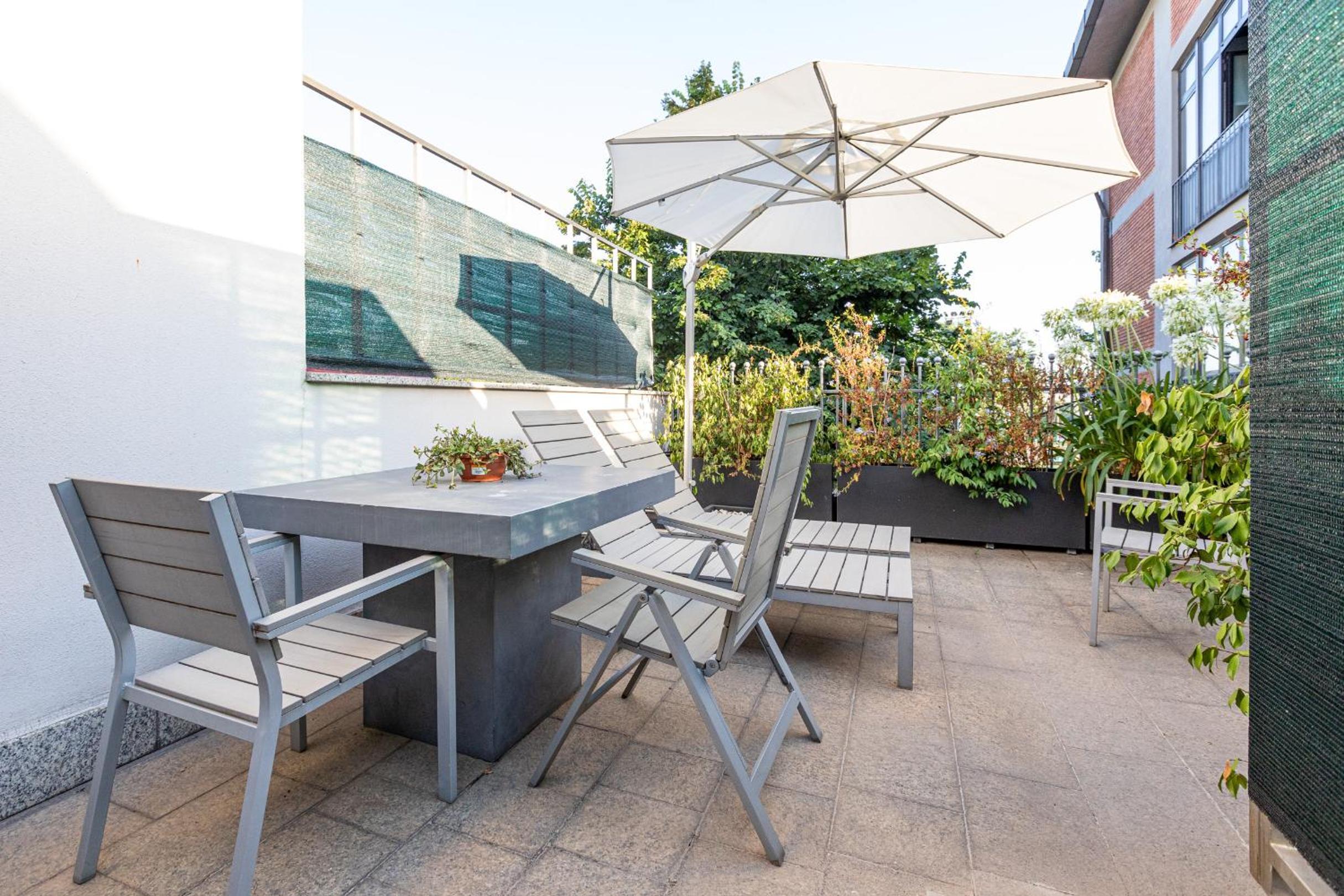 B&B Too Cute 2b Str8 - photo