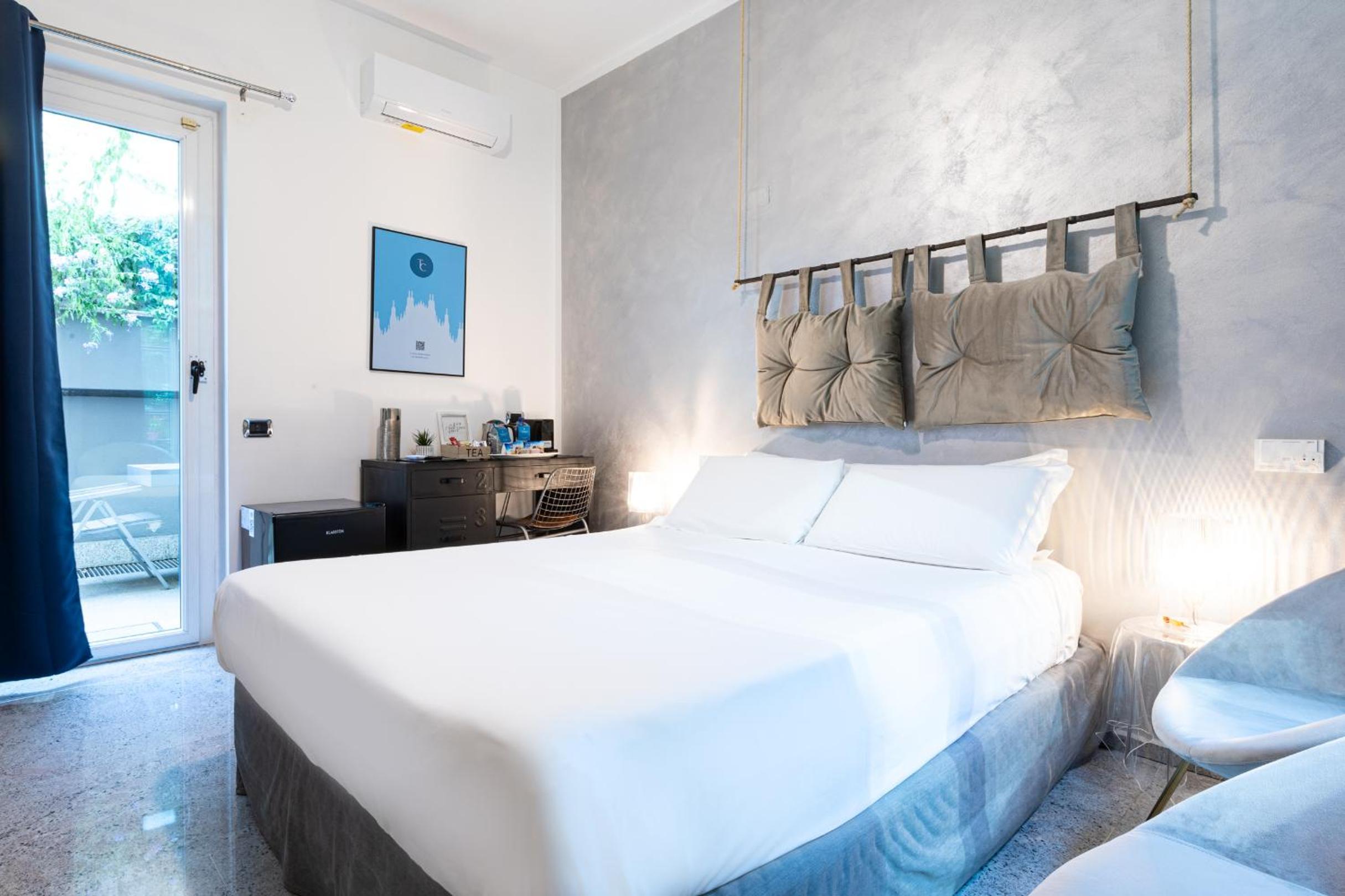 B&B Too Cute 2b Str8 - photo